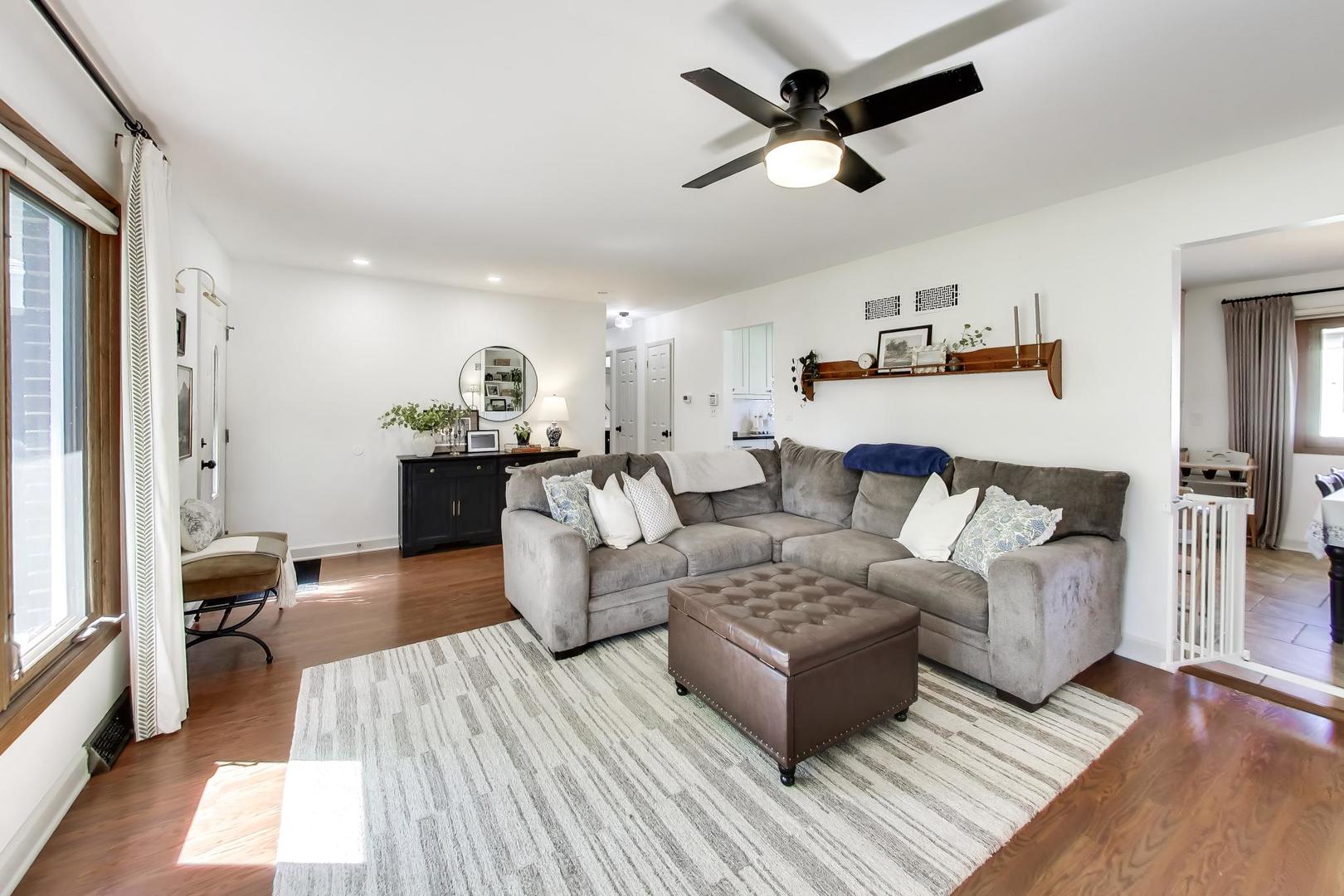 1144 N Fischer Drive, Addison, IL 60101