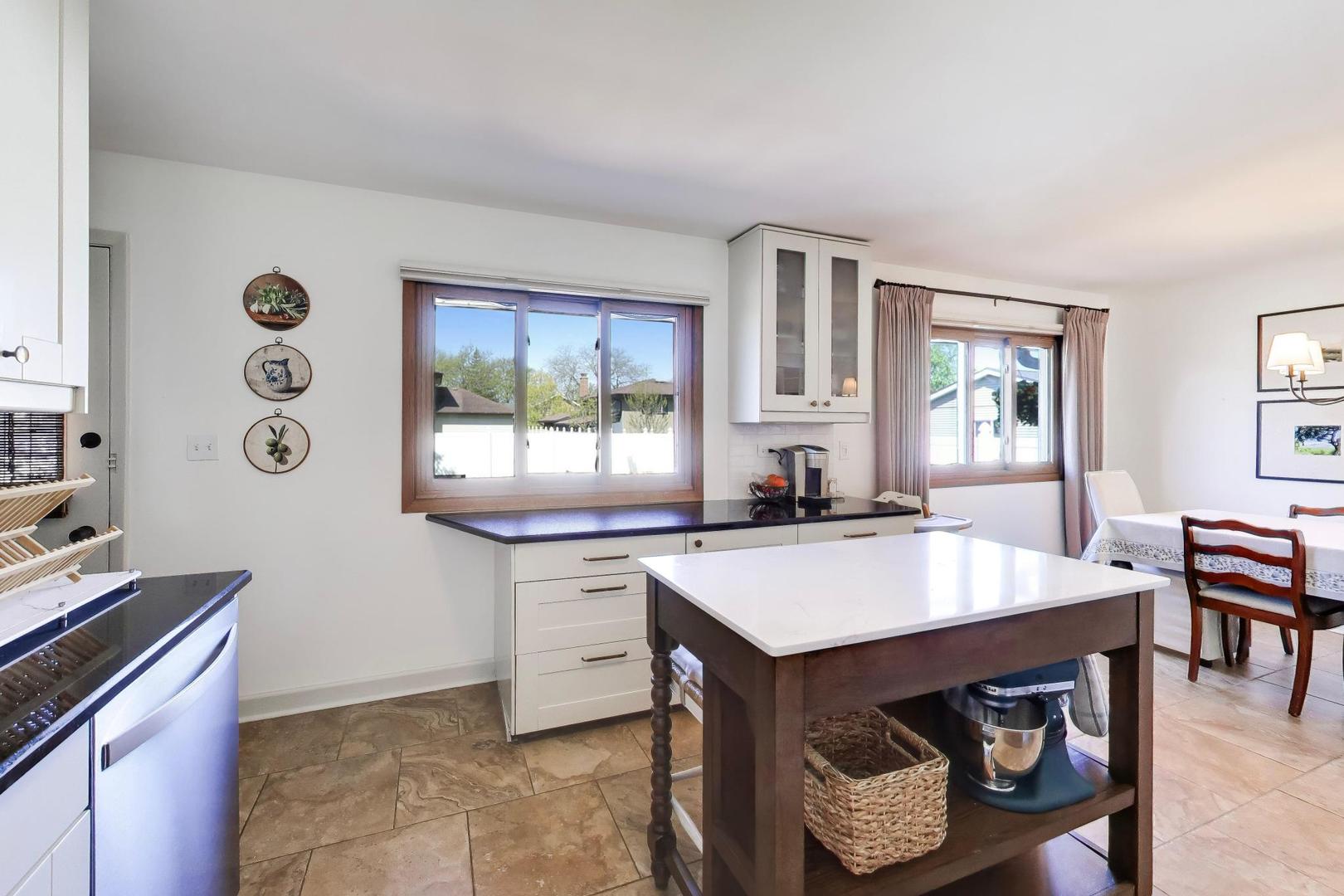 1144 N Fischer Drive, Addison, IL 60101