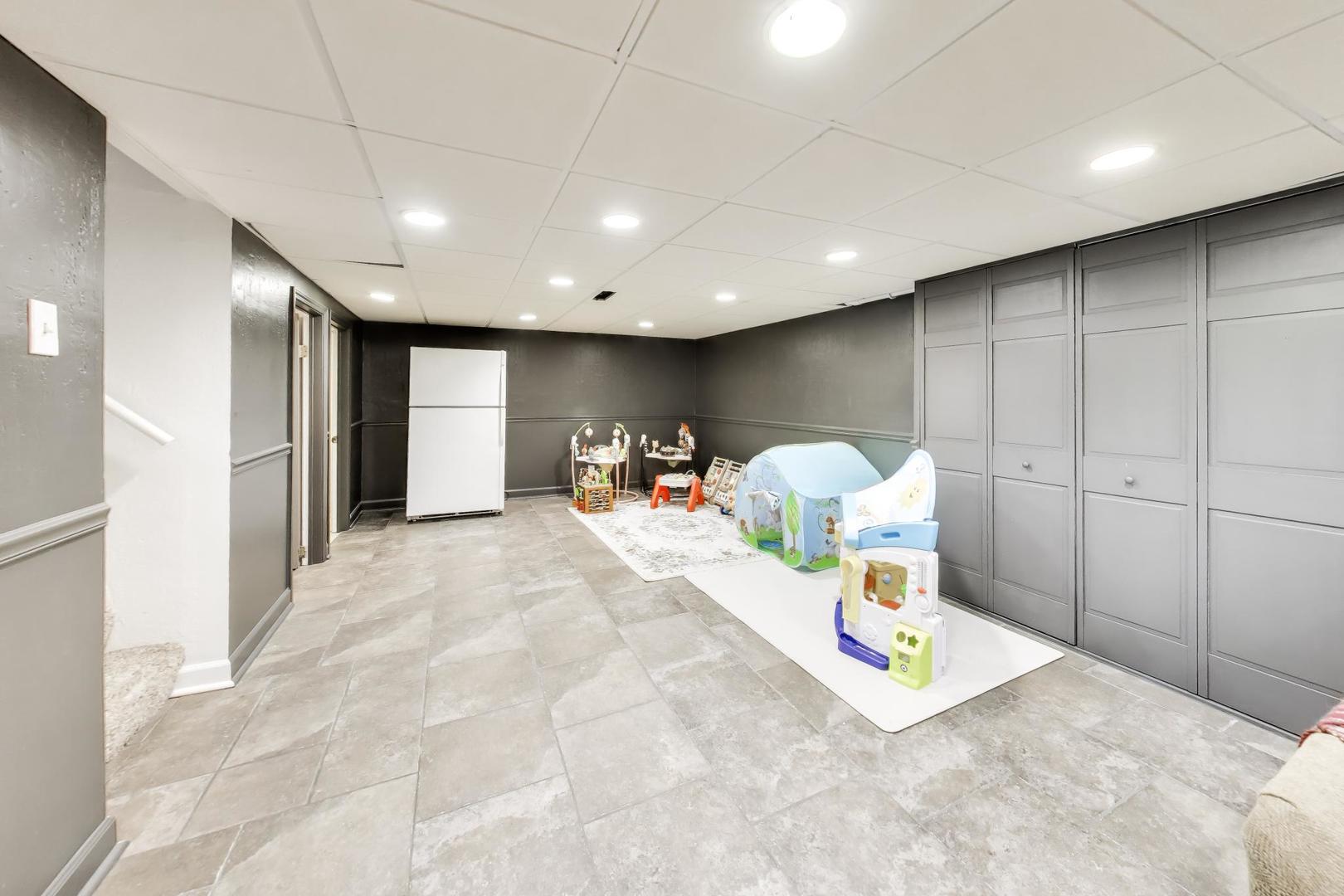 1144 N Fischer Drive, Addison, IL 60101