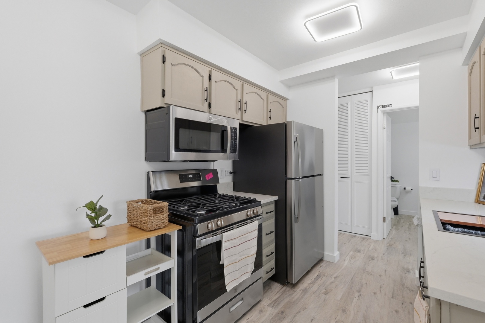 1500 Robin Circle #112, Hoffman Estates, IL 60169