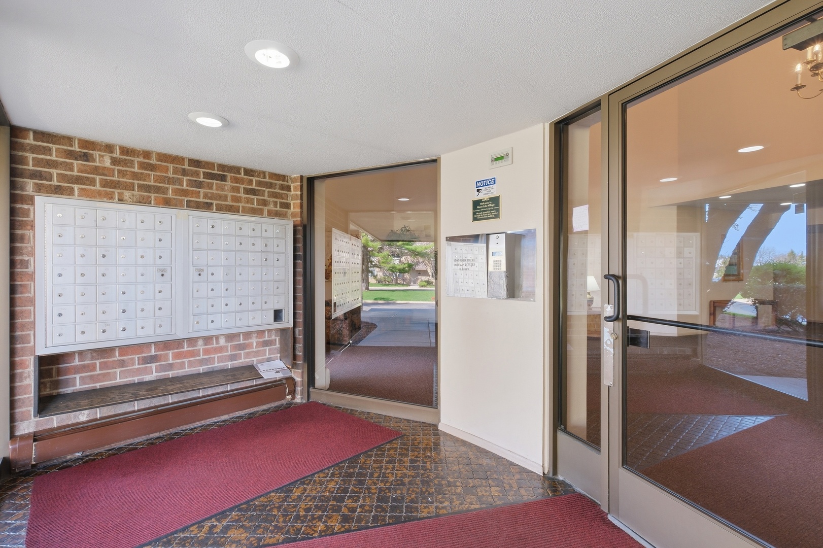 1500 Robin Circle #112, Hoffman Estates, IL 60169