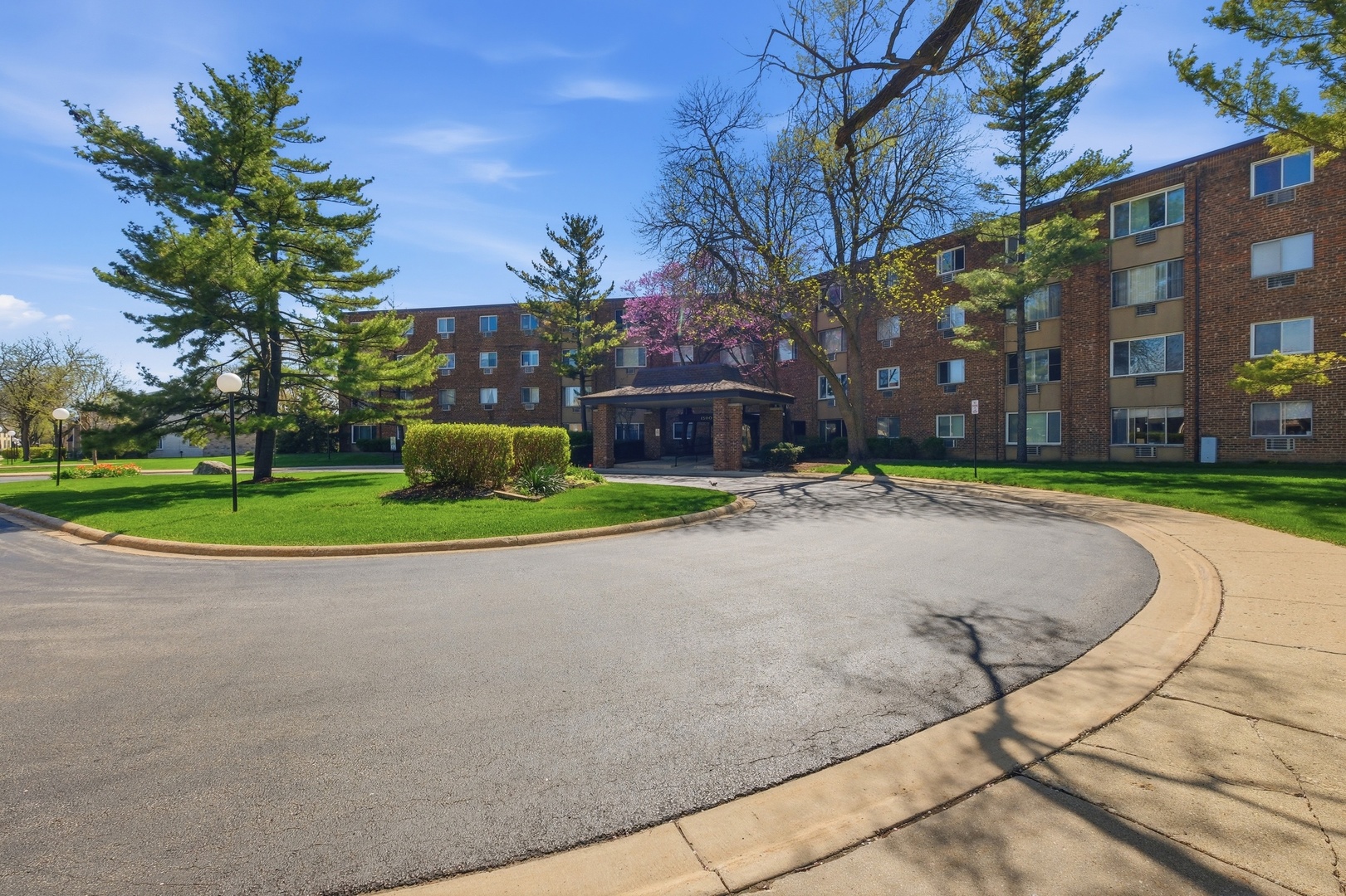 1500 Robin Circle #112, Hoffman Estates, IL 60169