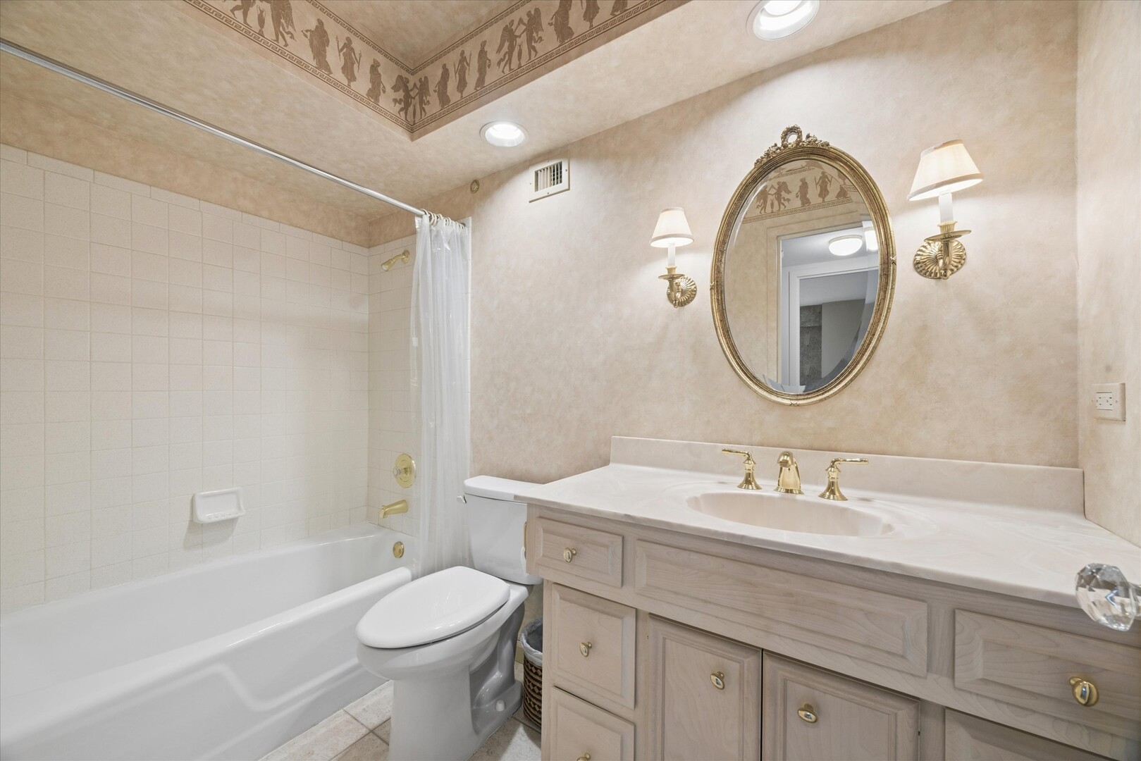 141 N La Grange Road #903, La Grange, IL 60525