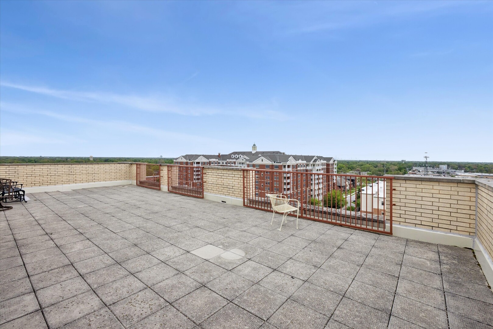 141 N La Grange Road #903, La Grange, IL 60525