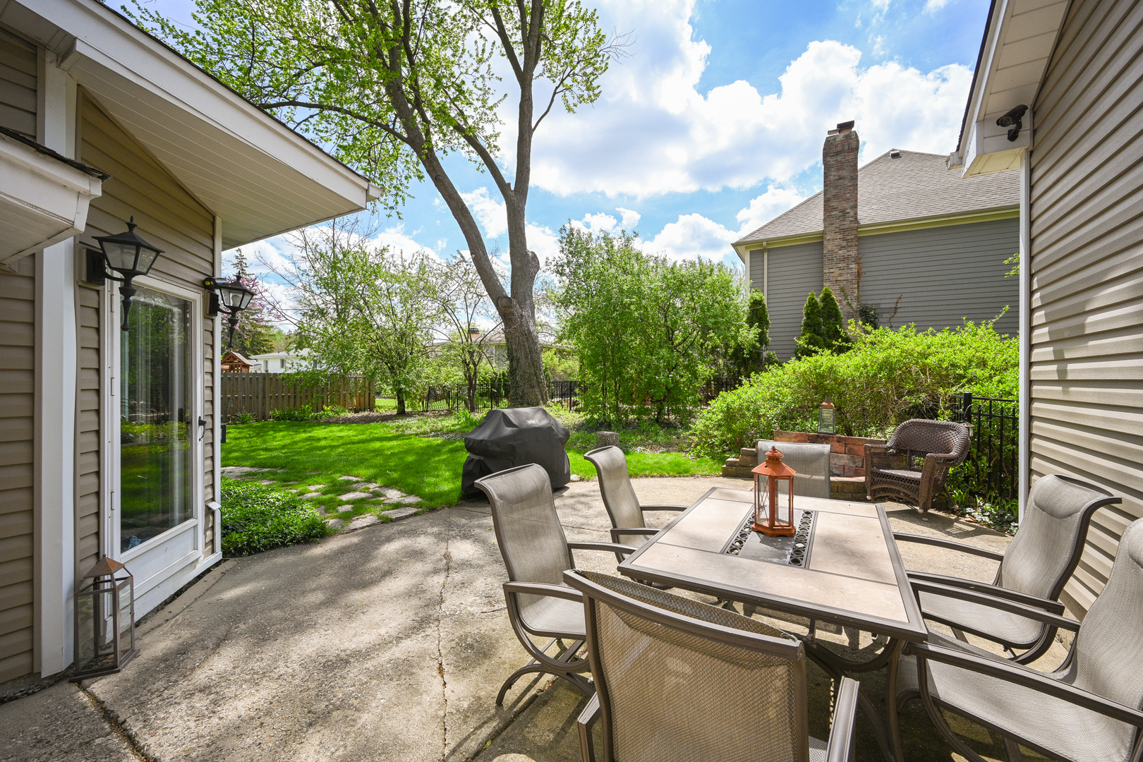 273 Geneva Road, Glen Ellyn, IL 60137