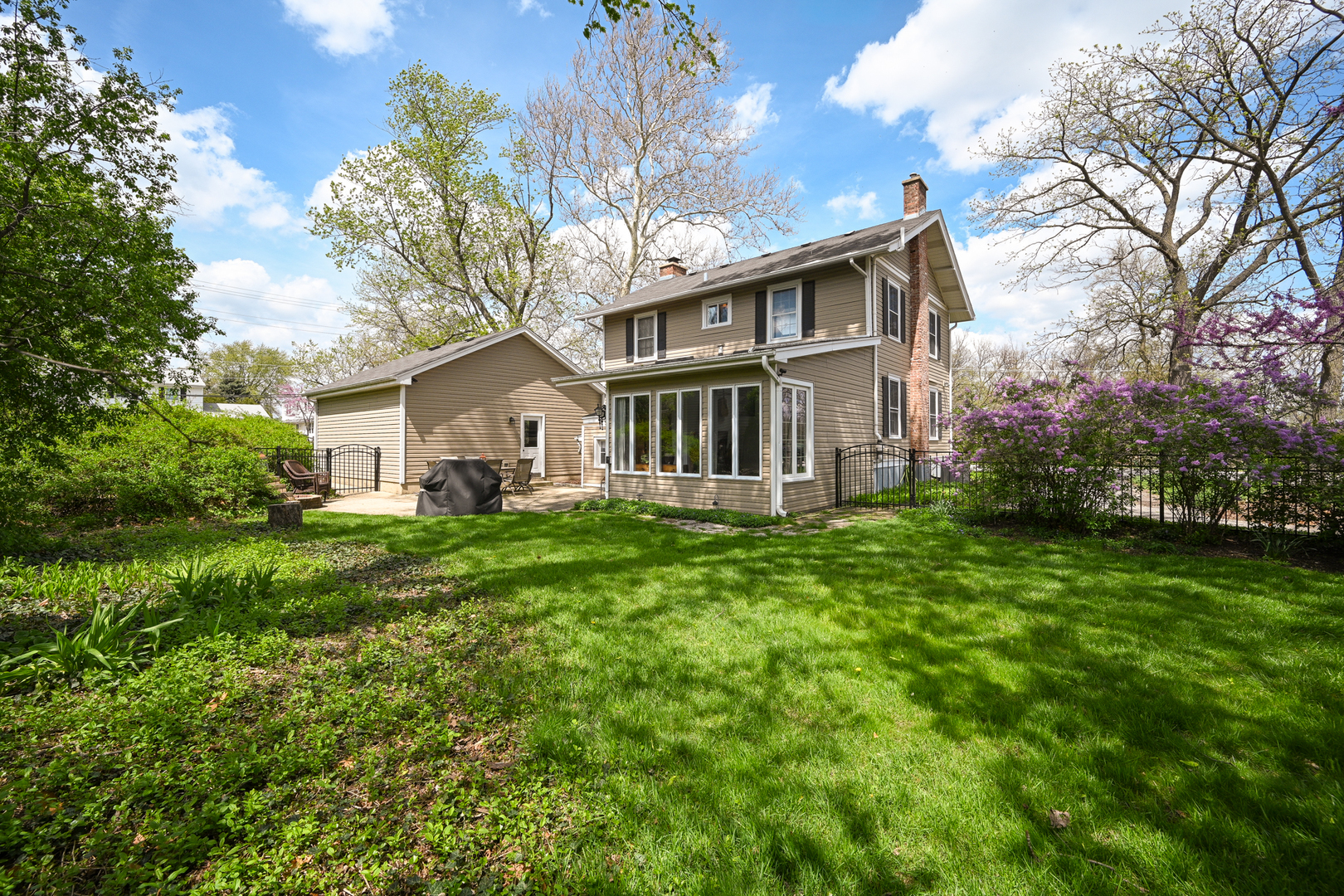 273 Geneva Road, Glen Ellyn, IL 60137