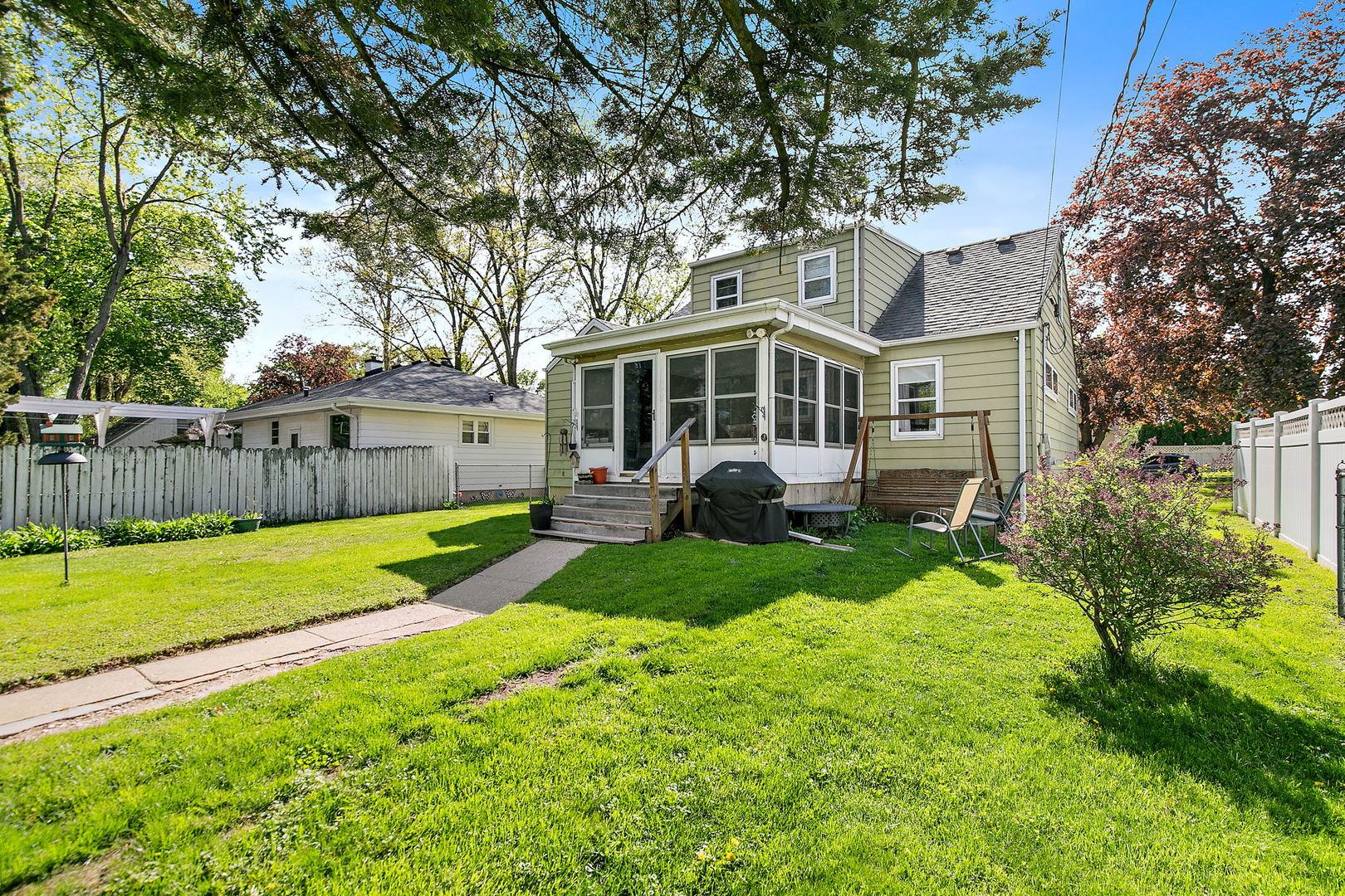 515 Illinois Avenue, Elgin, IL 60120