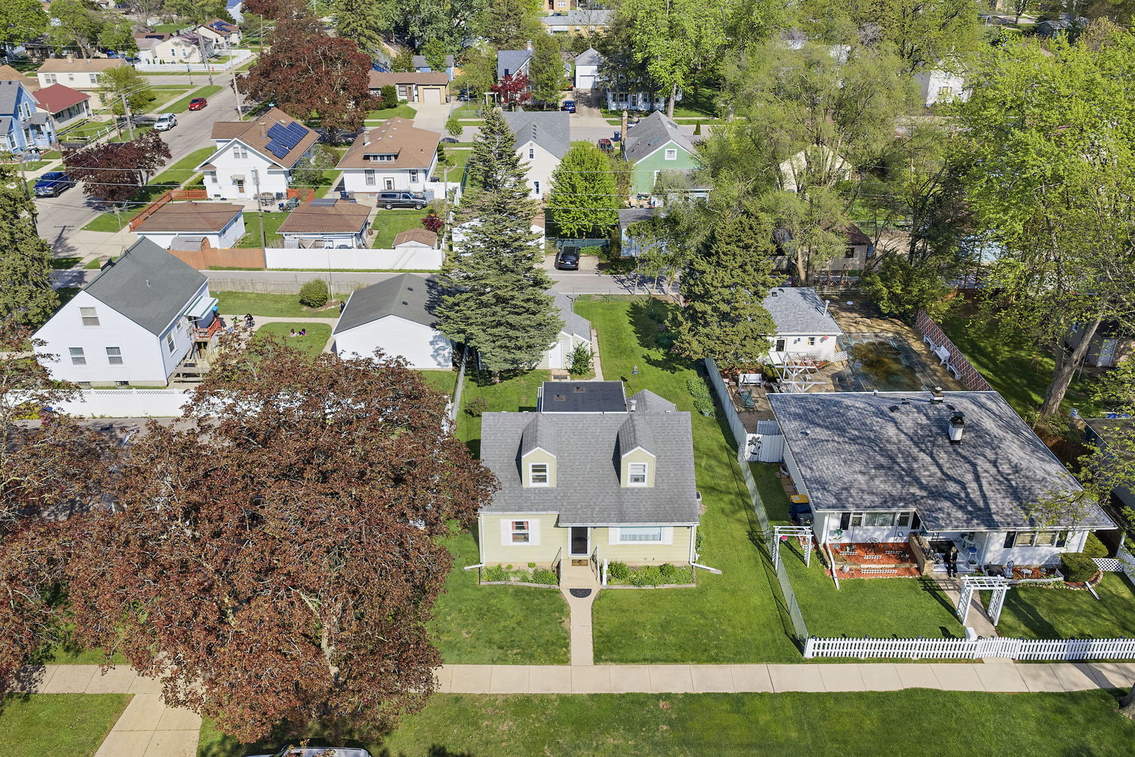 515 Illinois Avenue, Elgin, IL 60120