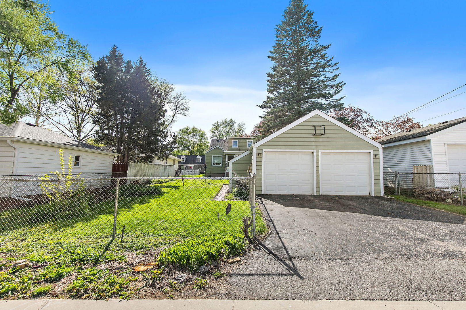 515 Illinois Avenue, Elgin, IL 60120