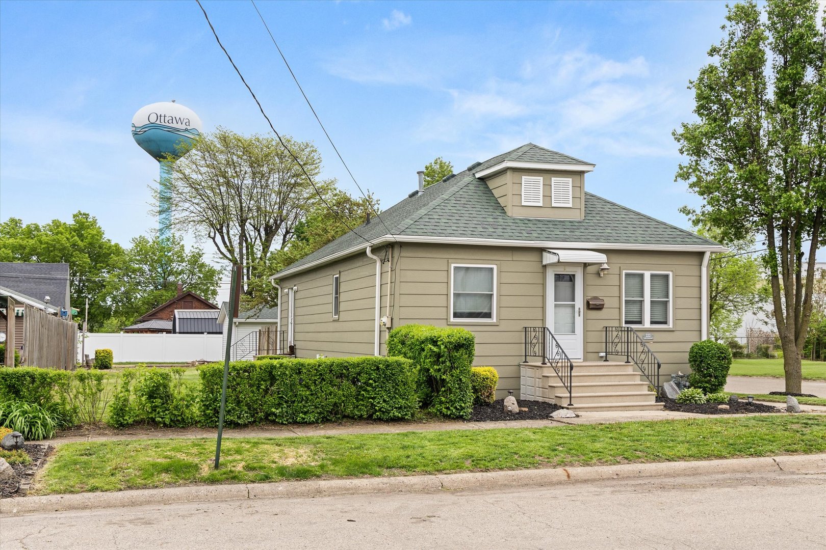 222 19th Avenue, Ottawa, IL 61350