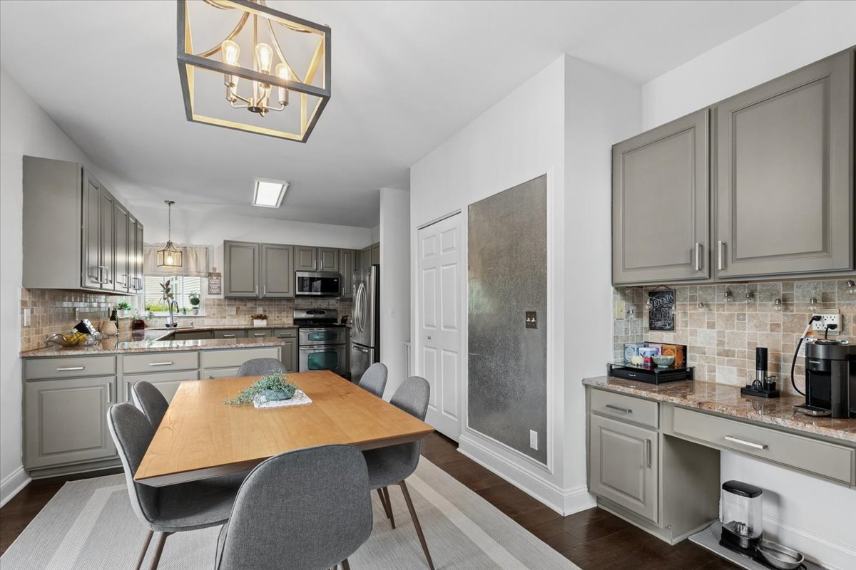 29675 N Environ Circle, Lake Bluff, IL 60044