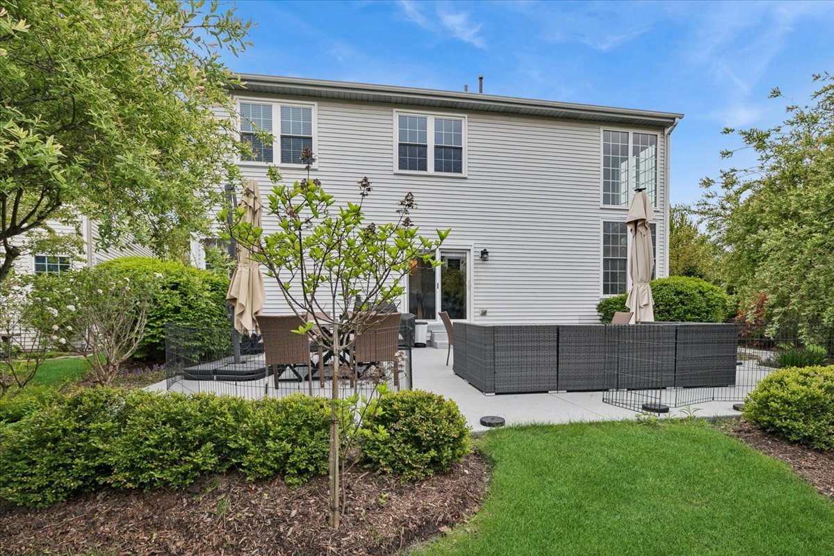 29675 N Environ Circle, Lake Bluff, IL 60044
