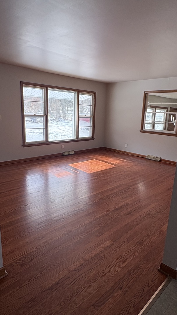 2110 A-B State Route 31 Route, Oswego, IL 60543