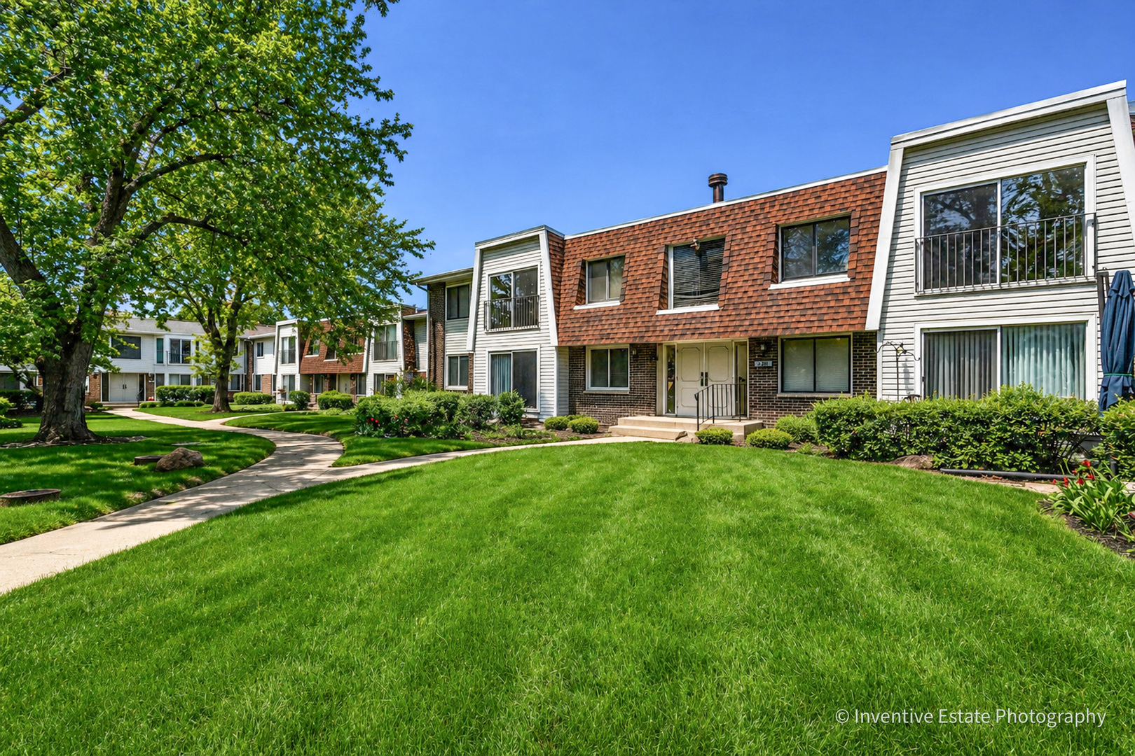 2711 Hobson Road #5, Woodridge, IL 60517