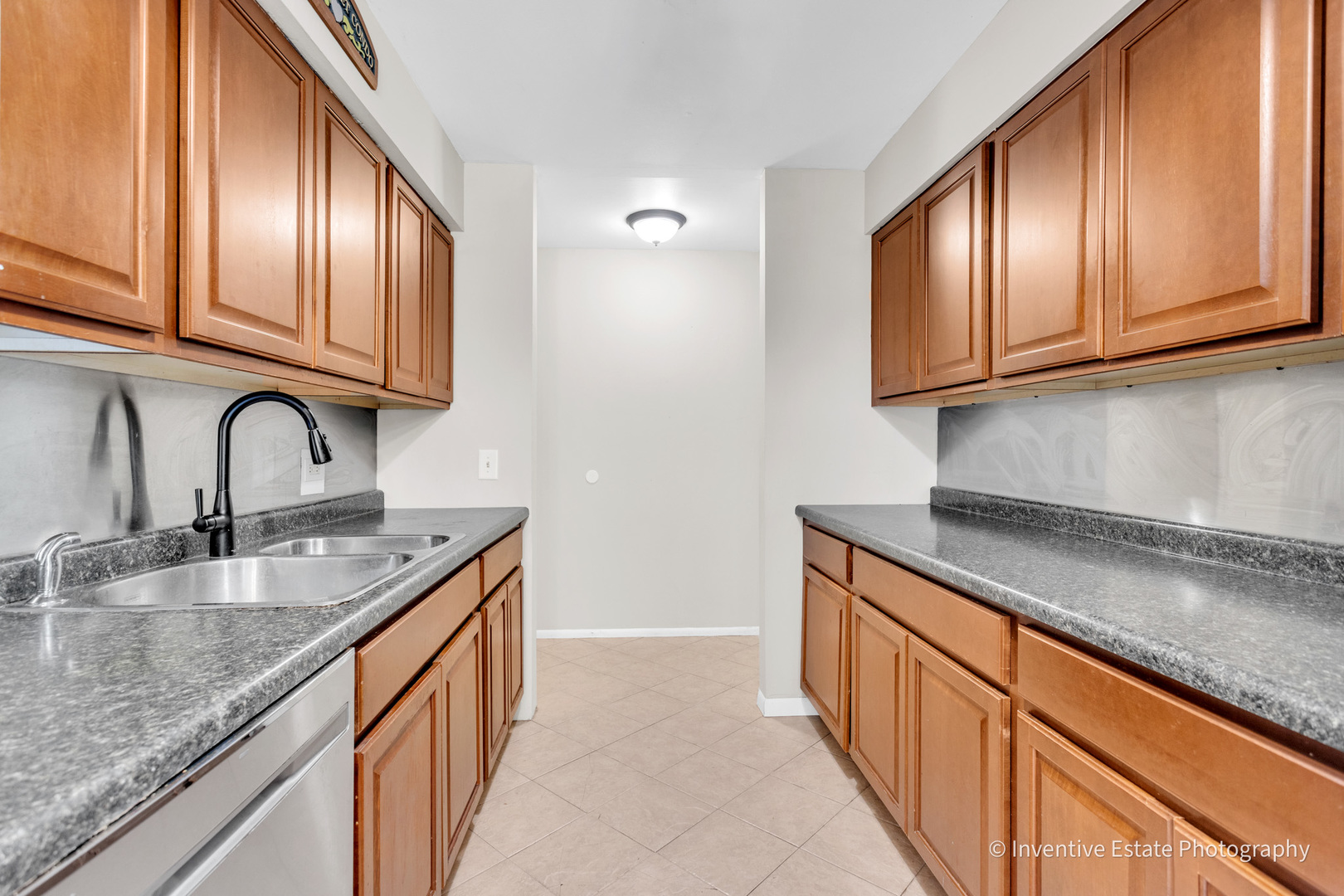 2711 Hobson Road #5, Woodridge, IL 60517