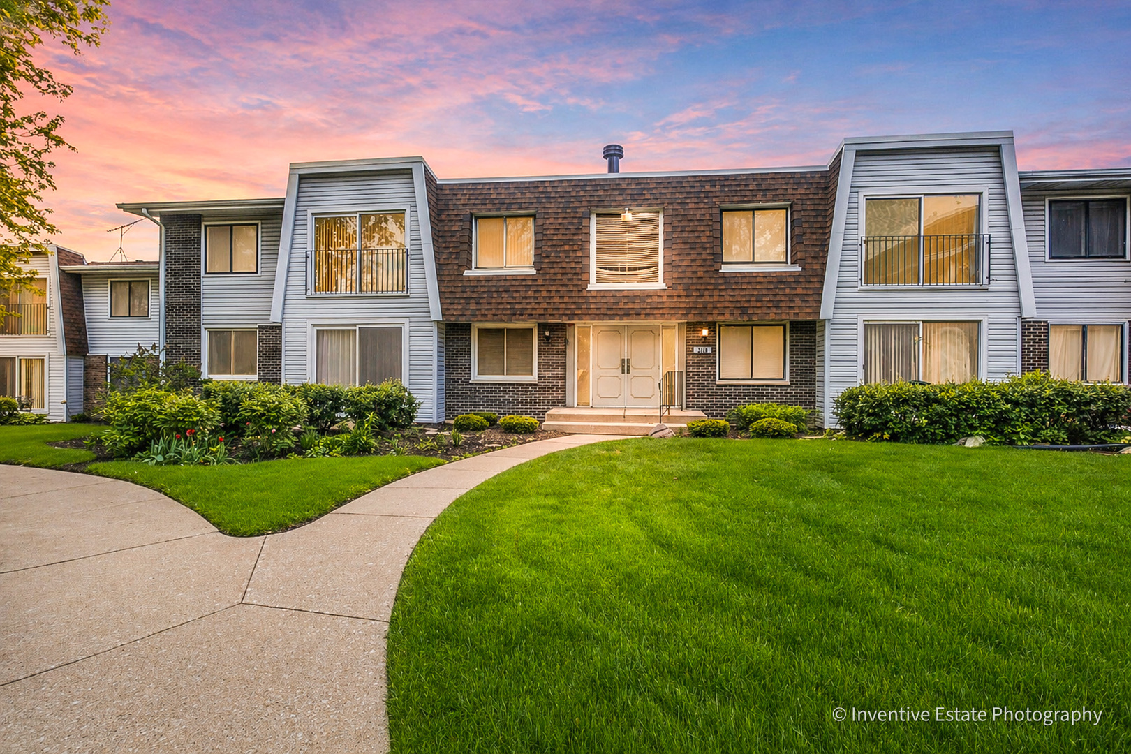2711 Hobson Road #5, Woodridge, IL 60517