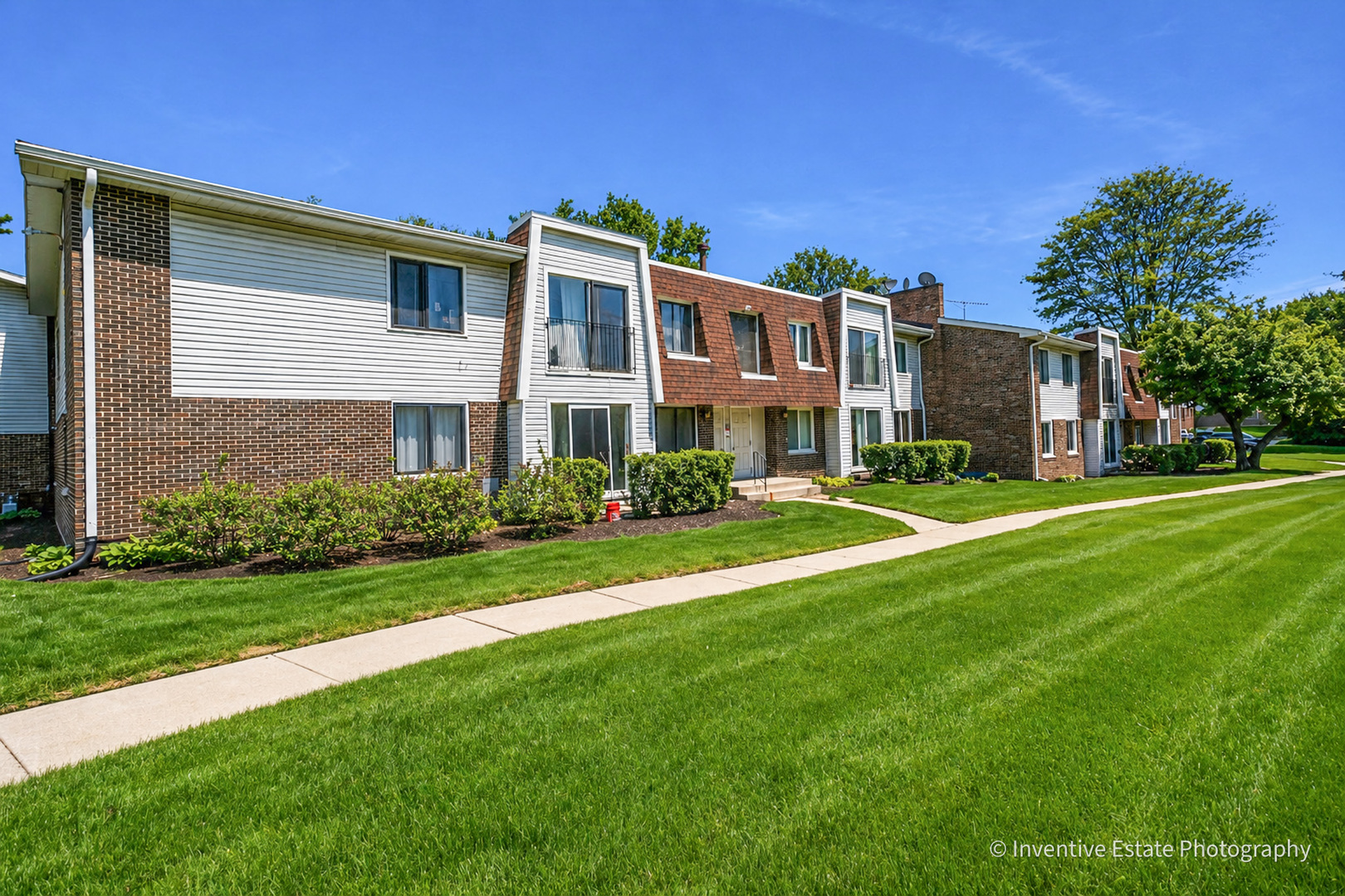 2711 Hobson Road #5, Woodridge, IL 60517