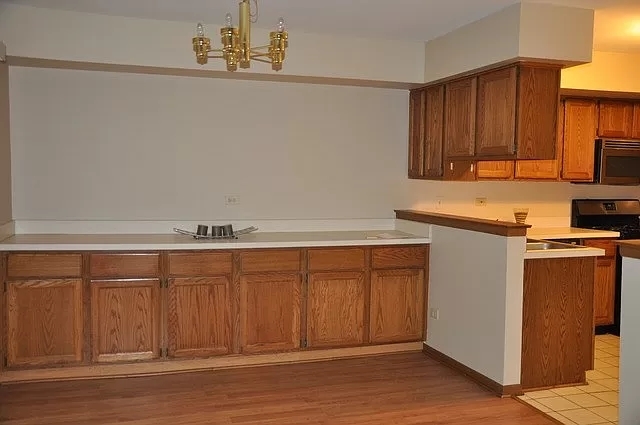 101 S Oakhurst Drive, Aurora, IL 60504