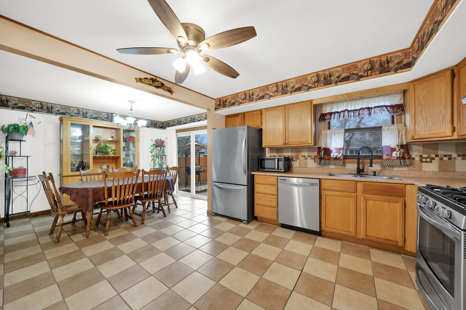 10732 S Meadow Lane, Palos Hills, IL 60465