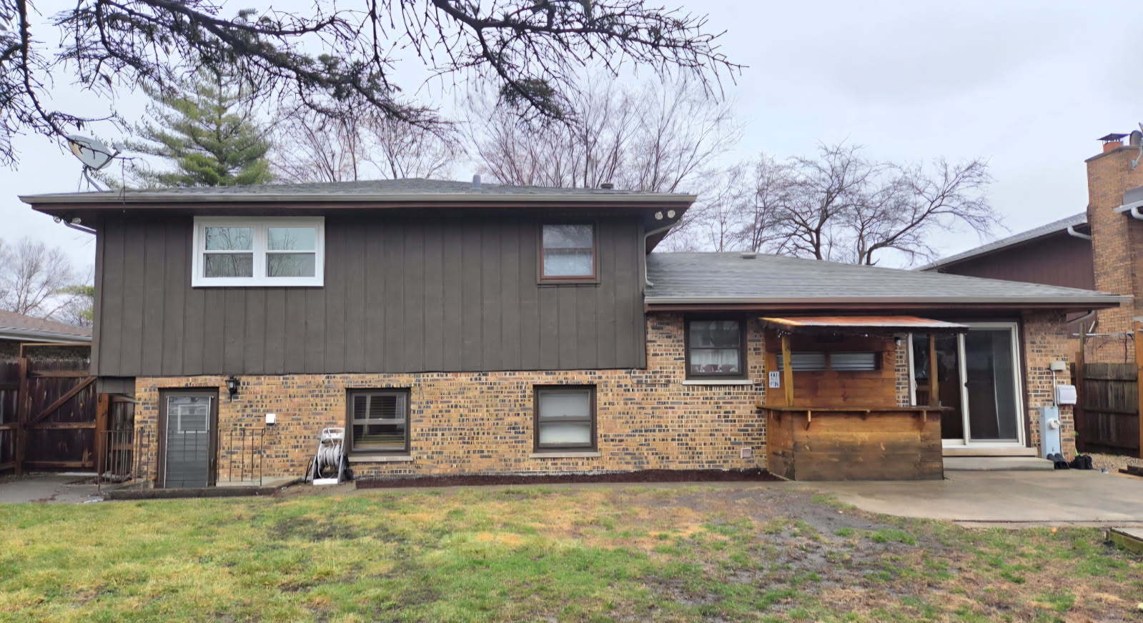 10732 S Meadow Lane, Palos Hills, IL 60465