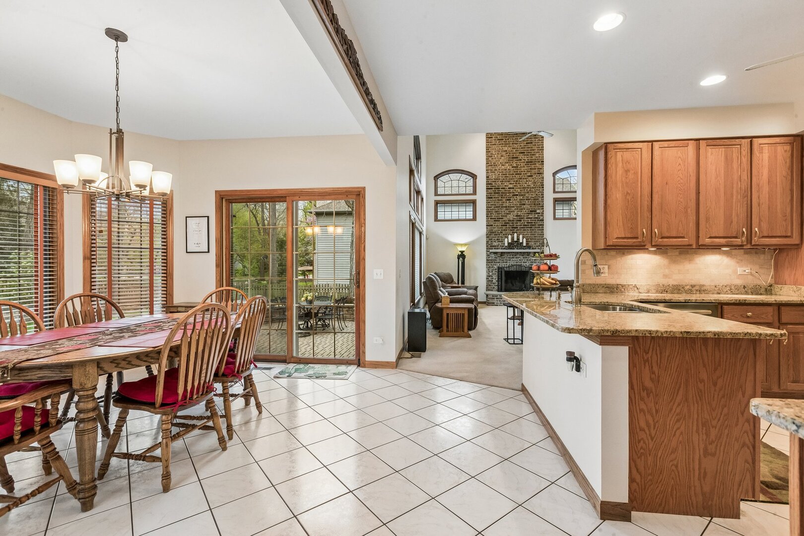 1105 Portsmouth Circle, Gurnee, IL 60031