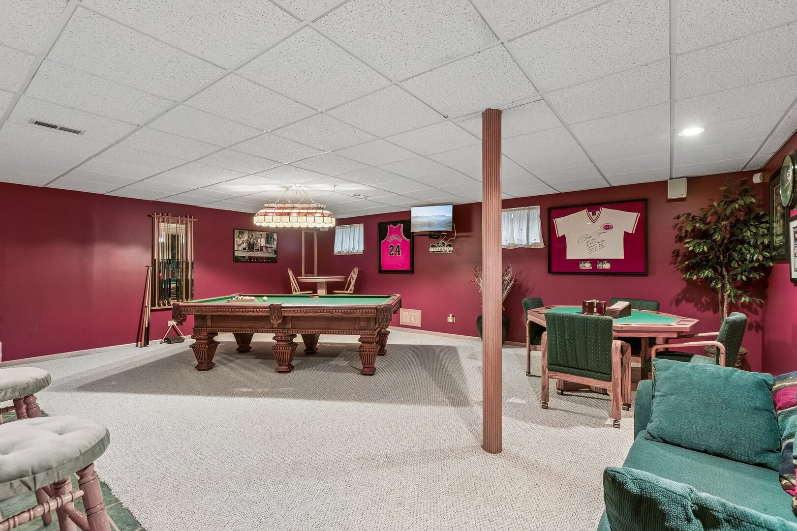 1105 Portsmouth Circle, Gurnee, IL 60031