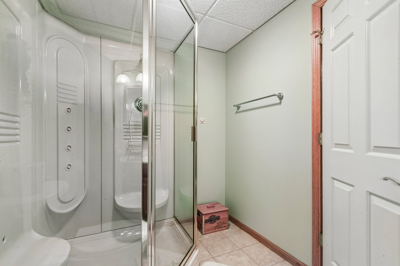 1105 Portsmouth Circle, Gurnee, IL 60031