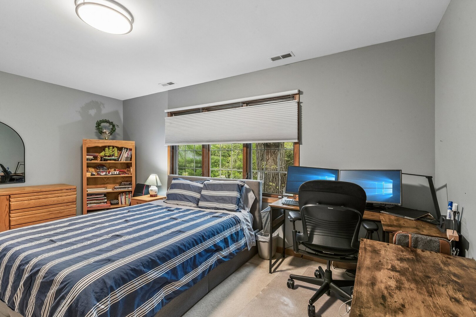 1105 Portsmouth Circle, Gurnee, IL 60031