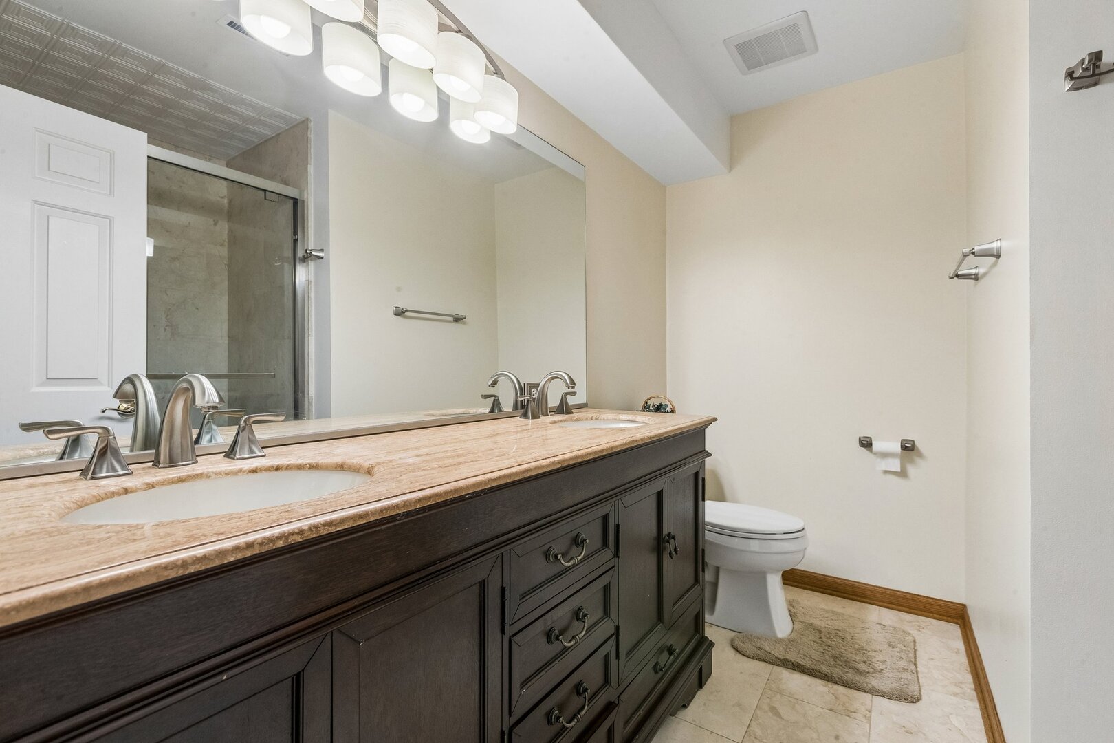 1105 Portsmouth Circle, Gurnee, IL 60031