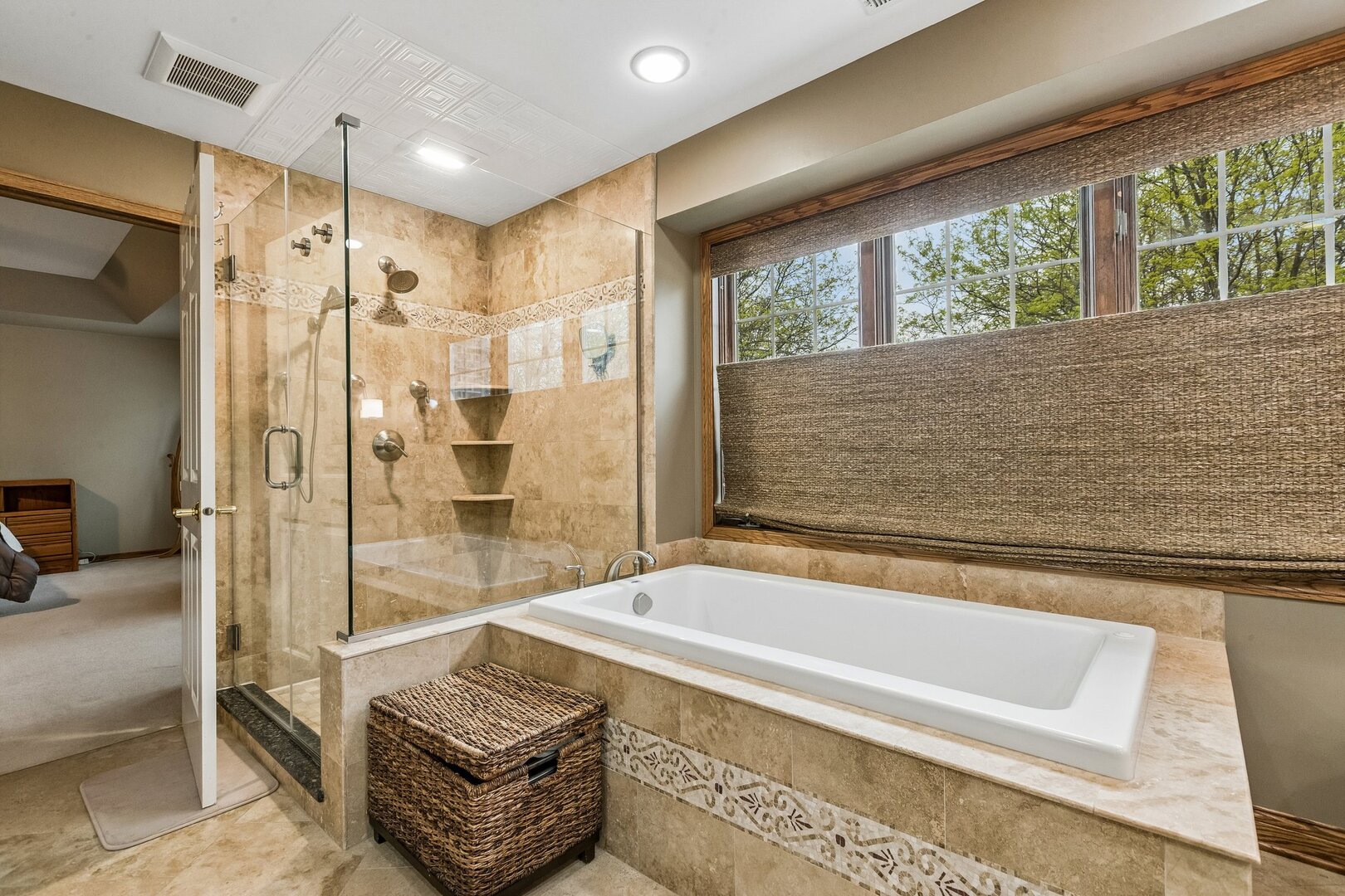 1105 Portsmouth Circle, Gurnee, IL 60031