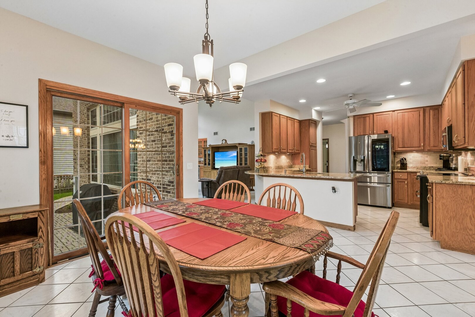 1105 Portsmouth Circle, Gurnee, IL 60031
