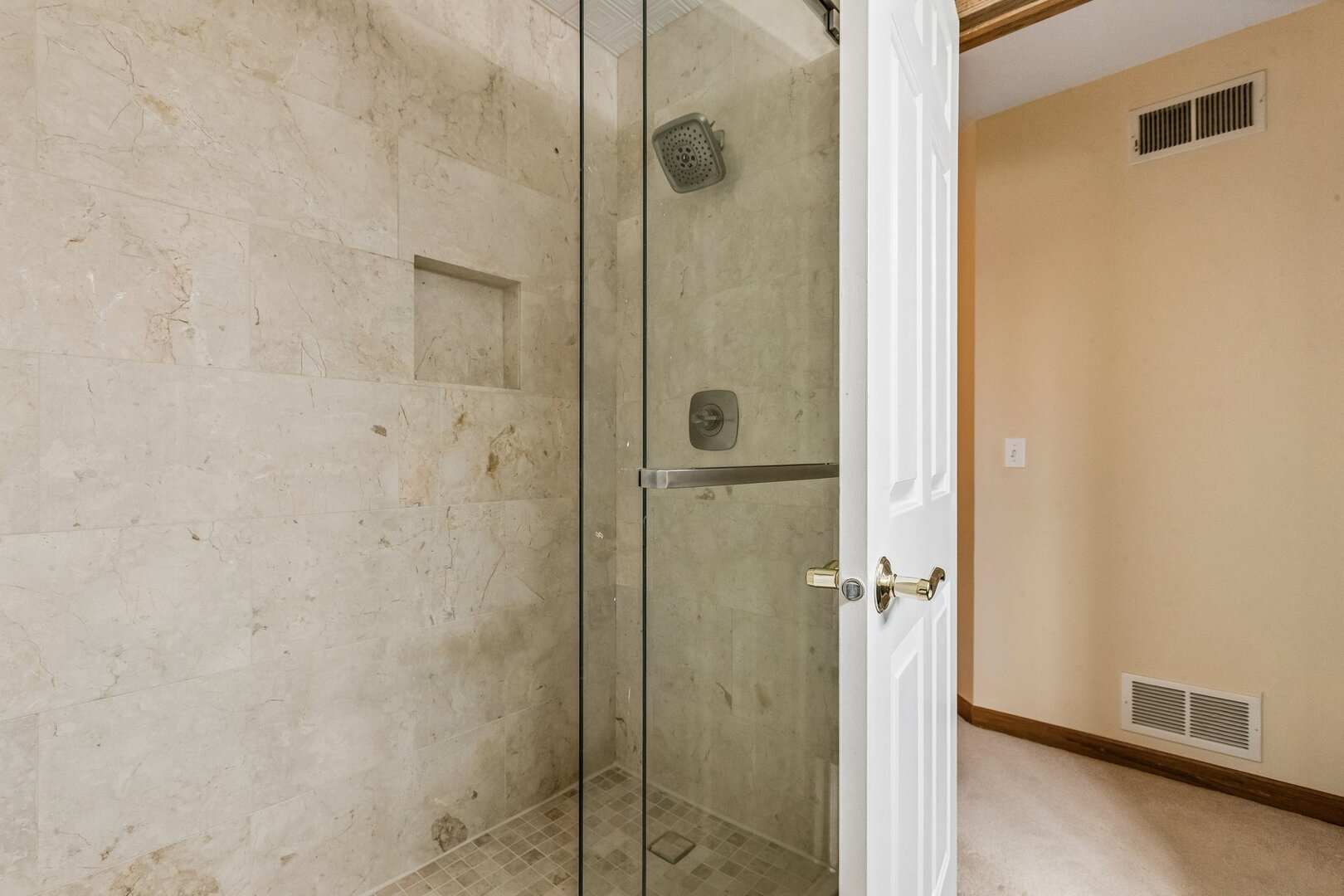 1105 Portsmouth Circle, Gurnee, IL 60031