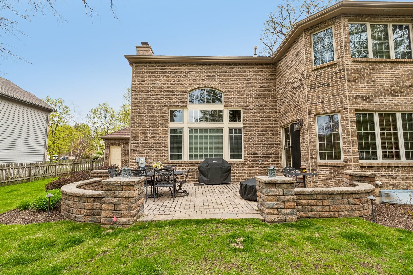 1105 Portsmouth Circle, Gurnee, IL 60031