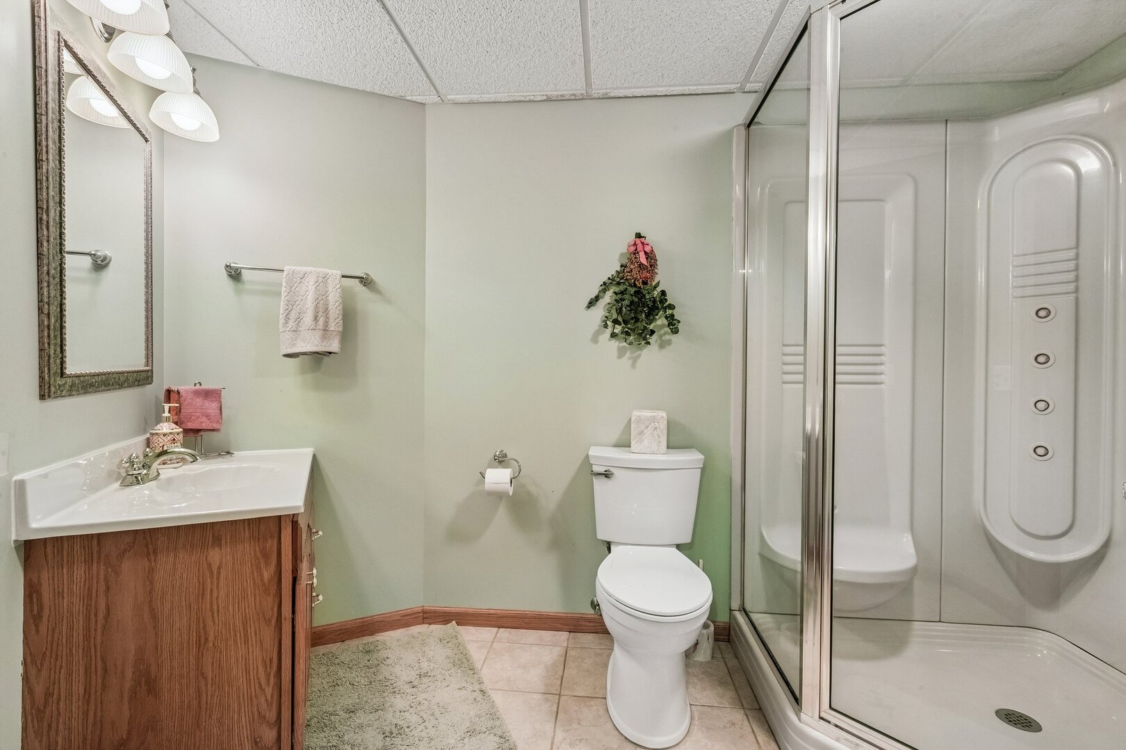 1105 Portsmouth Circle, Gurnee, IL 60031