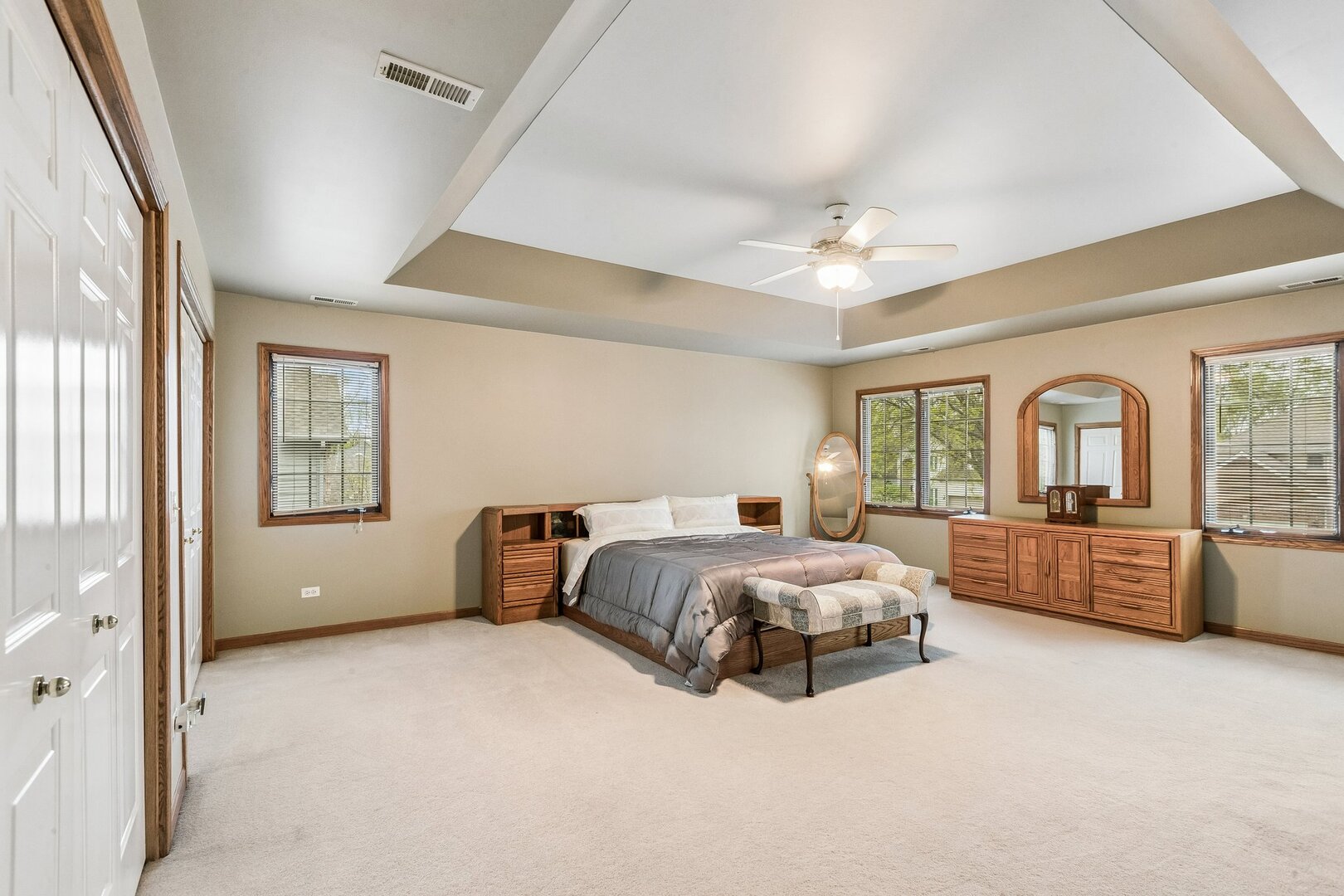 1105 Portsmouth Circle, Gurnee, IL 60031