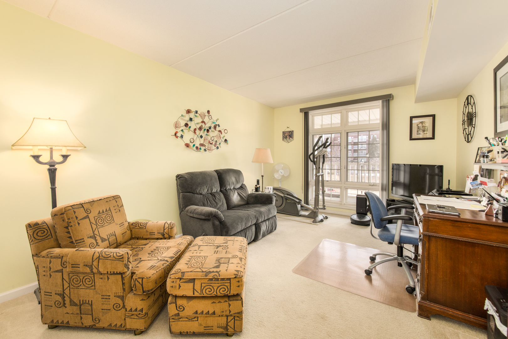 7031 W Touhy Avenue #201, Niles, IL 60714