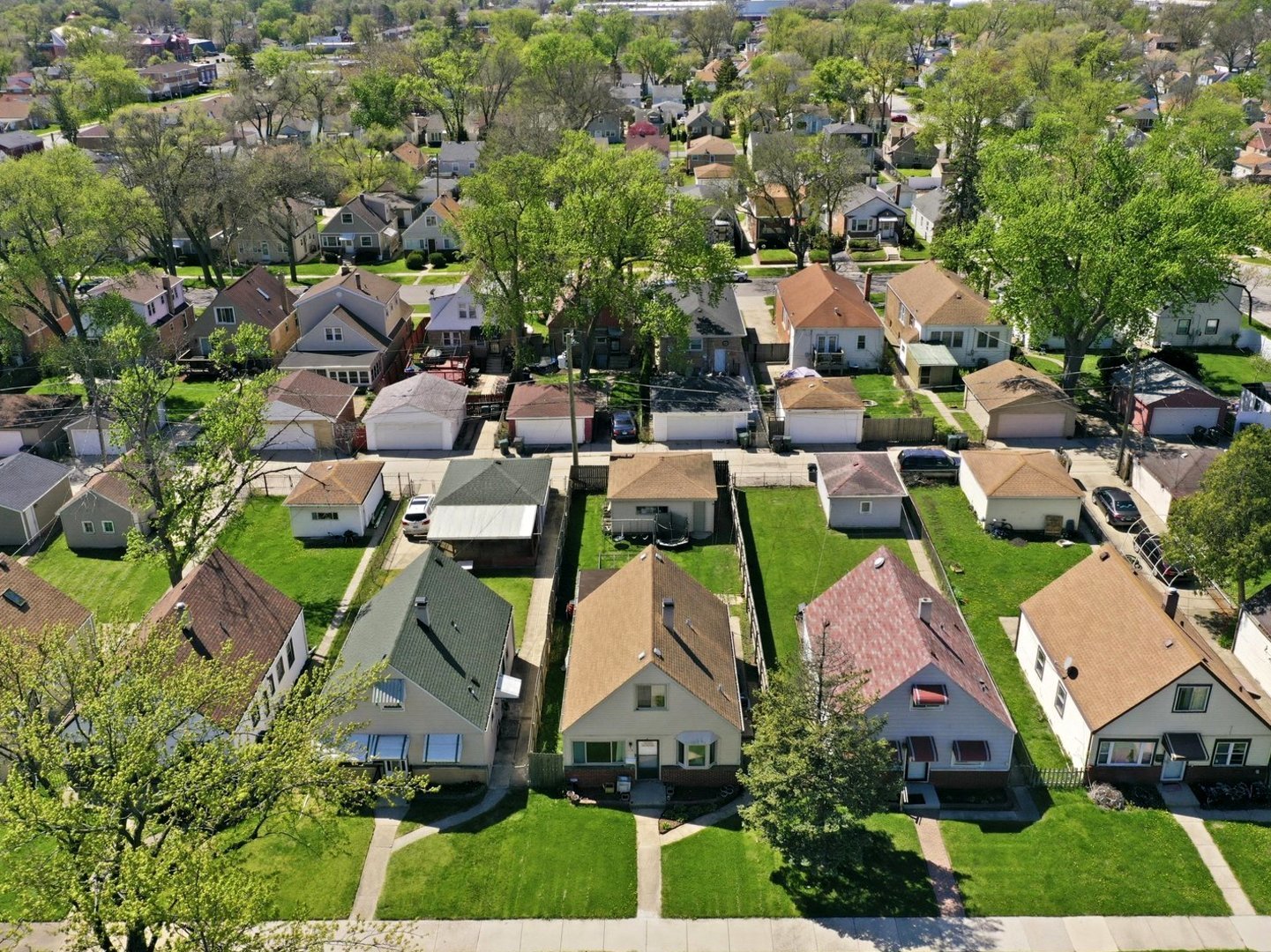 114 Geneva Avenue, Bellwood, IL 60104