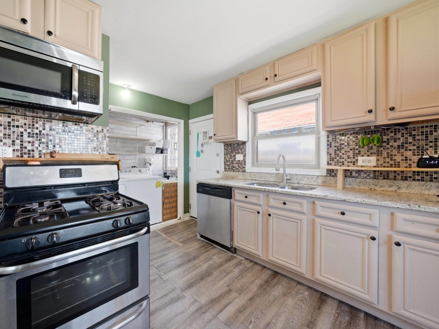 114 Geneva Avenue, Bellwood, IL 60104