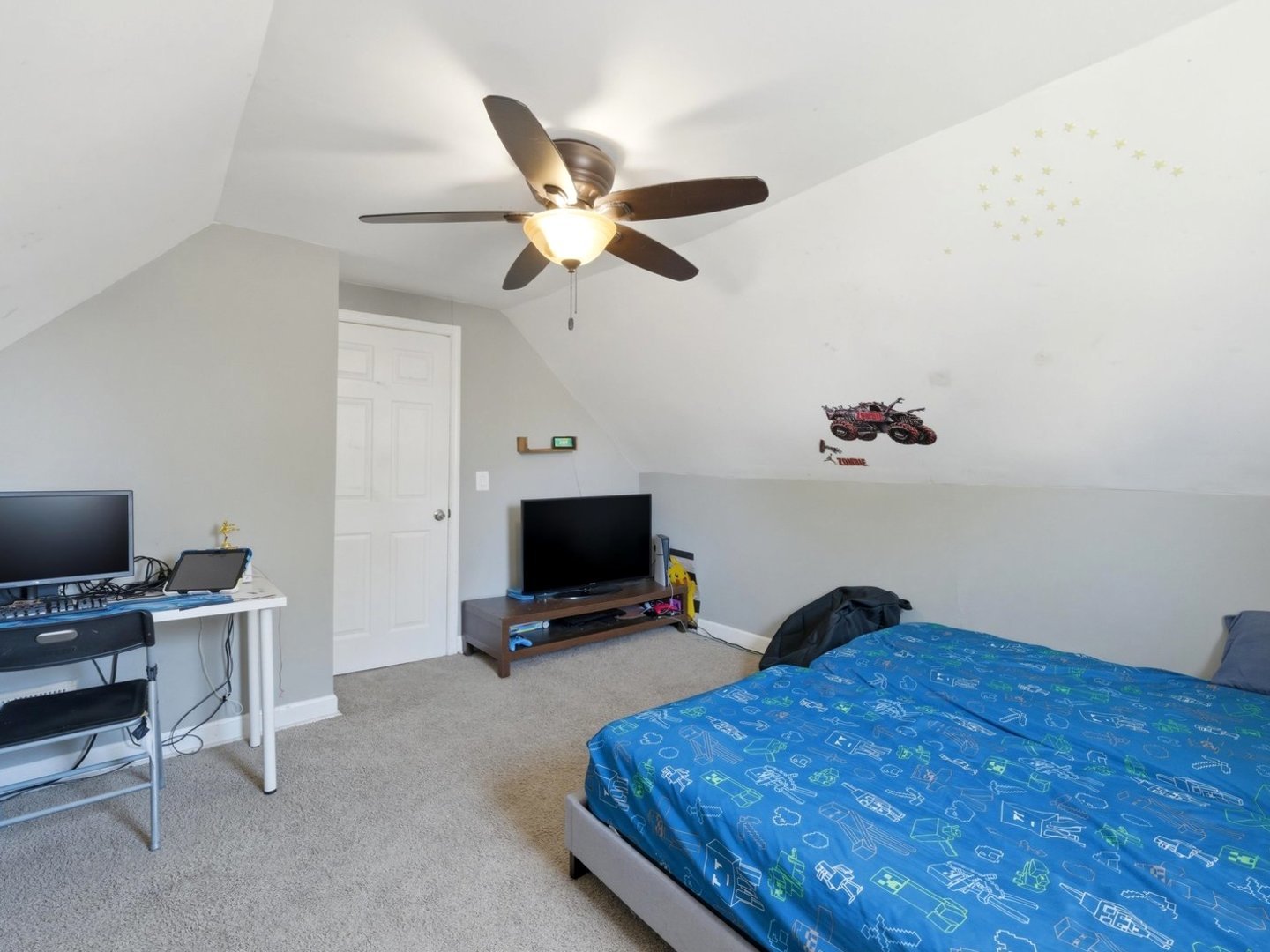 114 Geneva Avenue, Bellwood, IL 60104