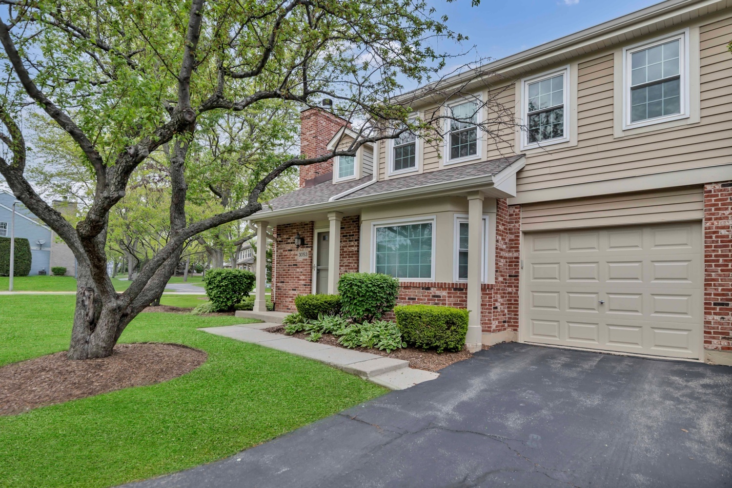 3053 Anton Drive, Aurora, IL 60504