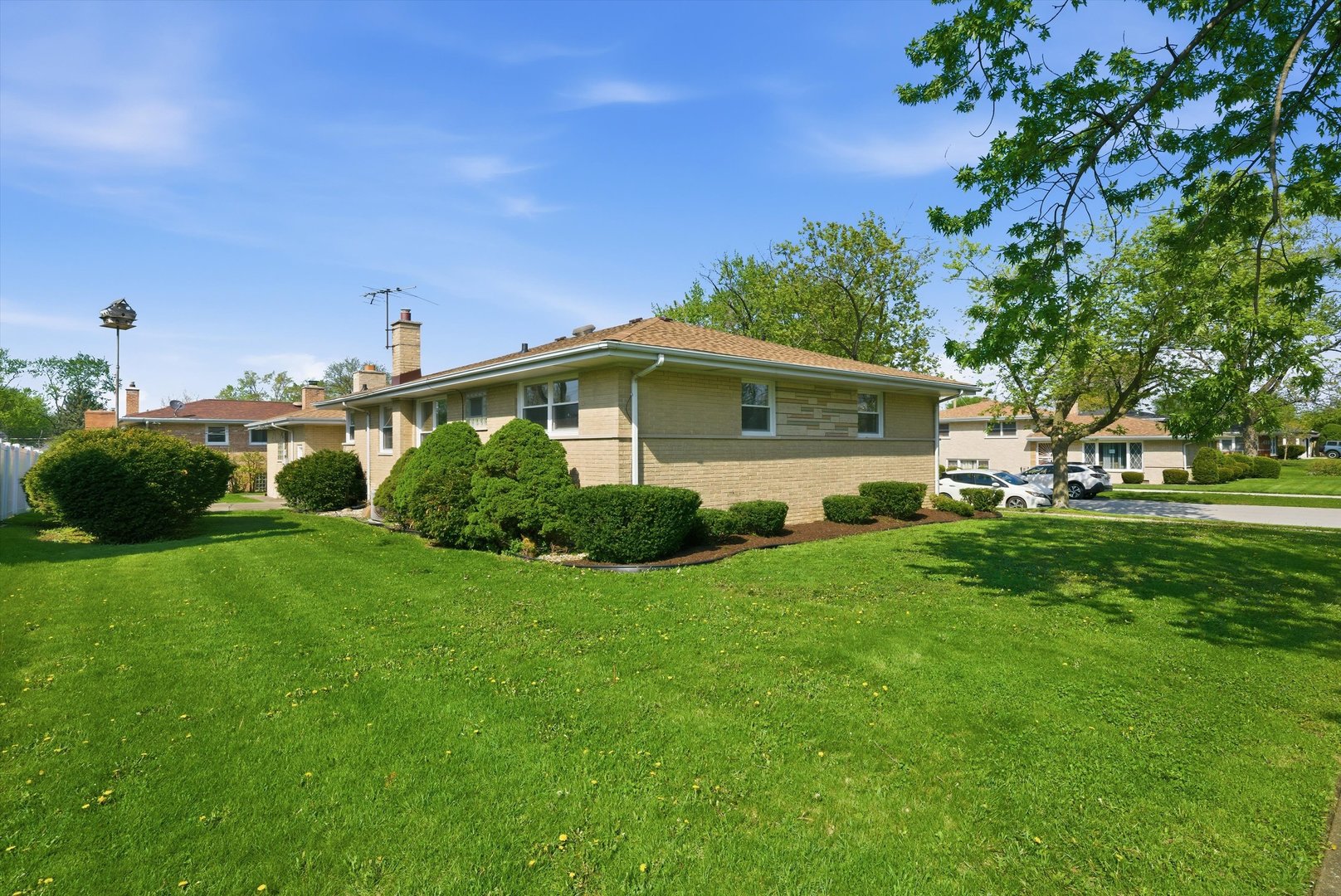 16560 Greenwood Avenue, South Holland, IL 60473