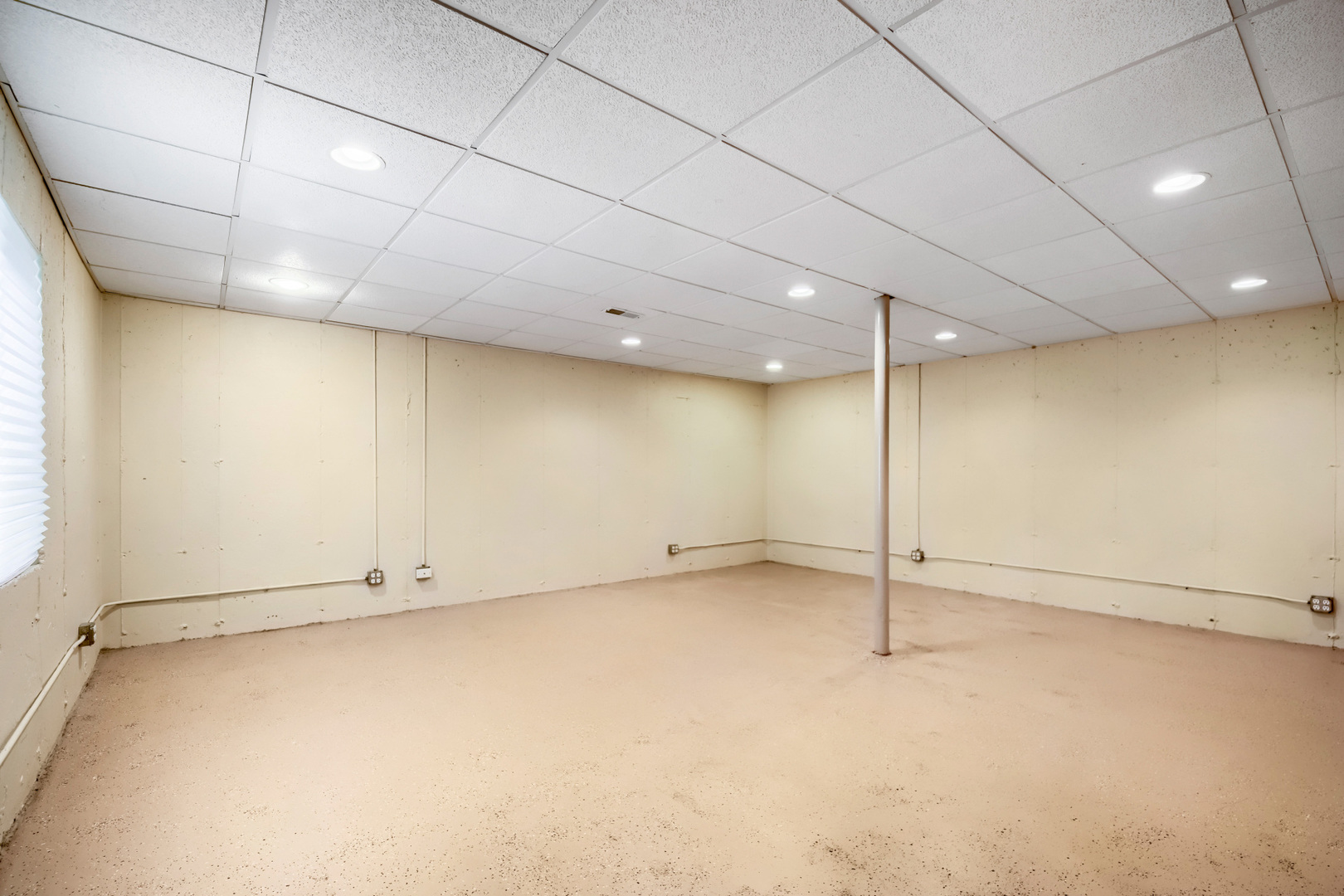 555 N Haverhill Lane, South Elgin, IL 60177
