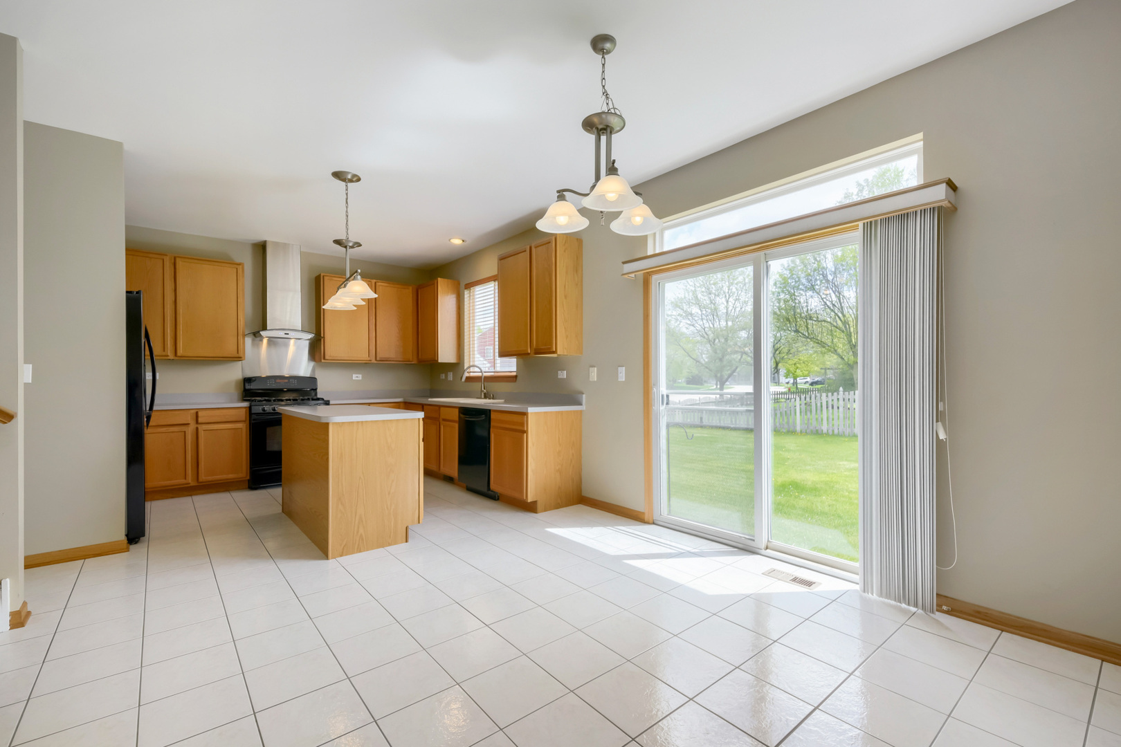 555 N Haverhill Lane, South Elgin, IL 60177