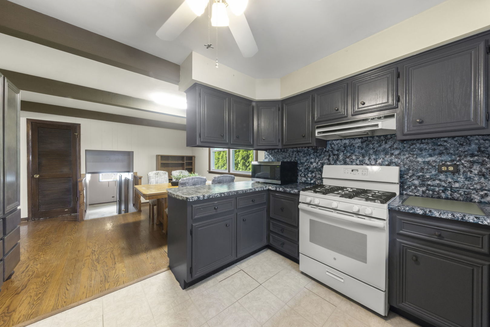 151 Catalpa Avenue, Wood Dale, IL 60191