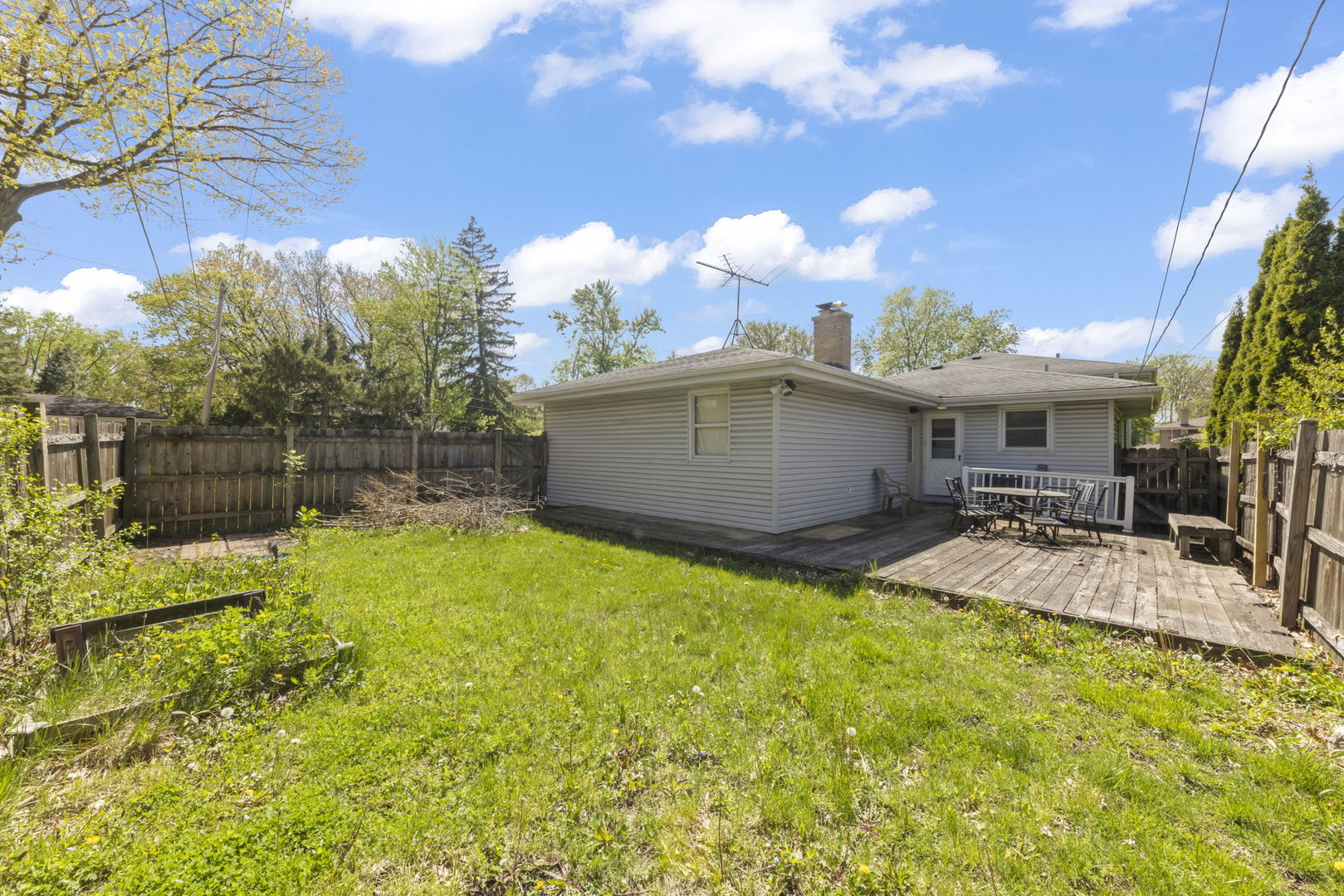 151 Catalpa Avenue, Wood Dale, IL 60191