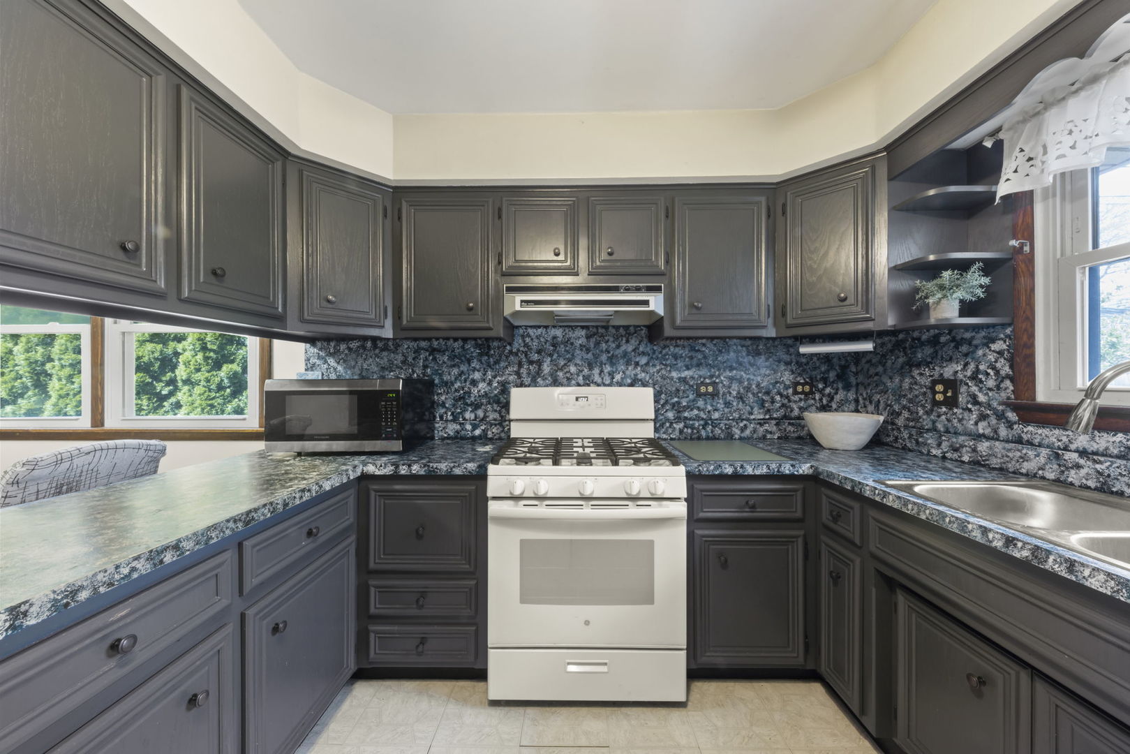 151 Catalpa Avenue, Wood Dale, IL 60191