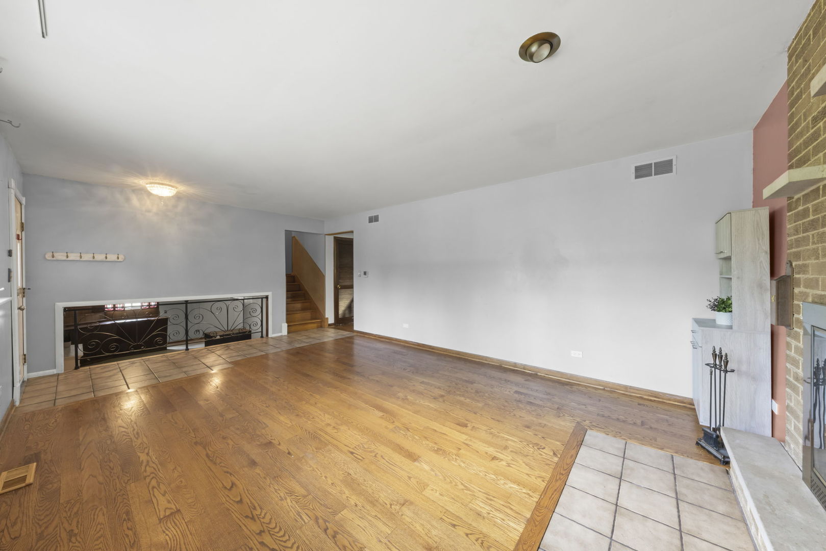 151 Catalpa Avenue, Wood Dale, IL 60191