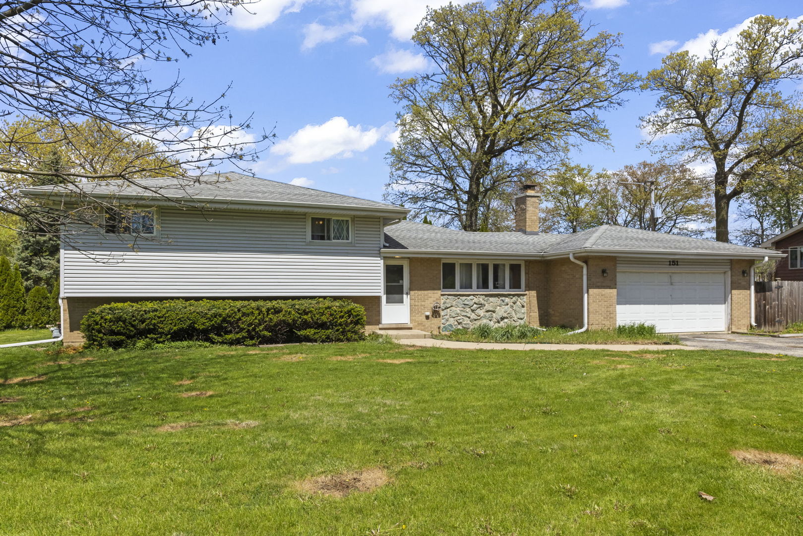 151 Catalpa Avenue, Wood Dale, IL 60191