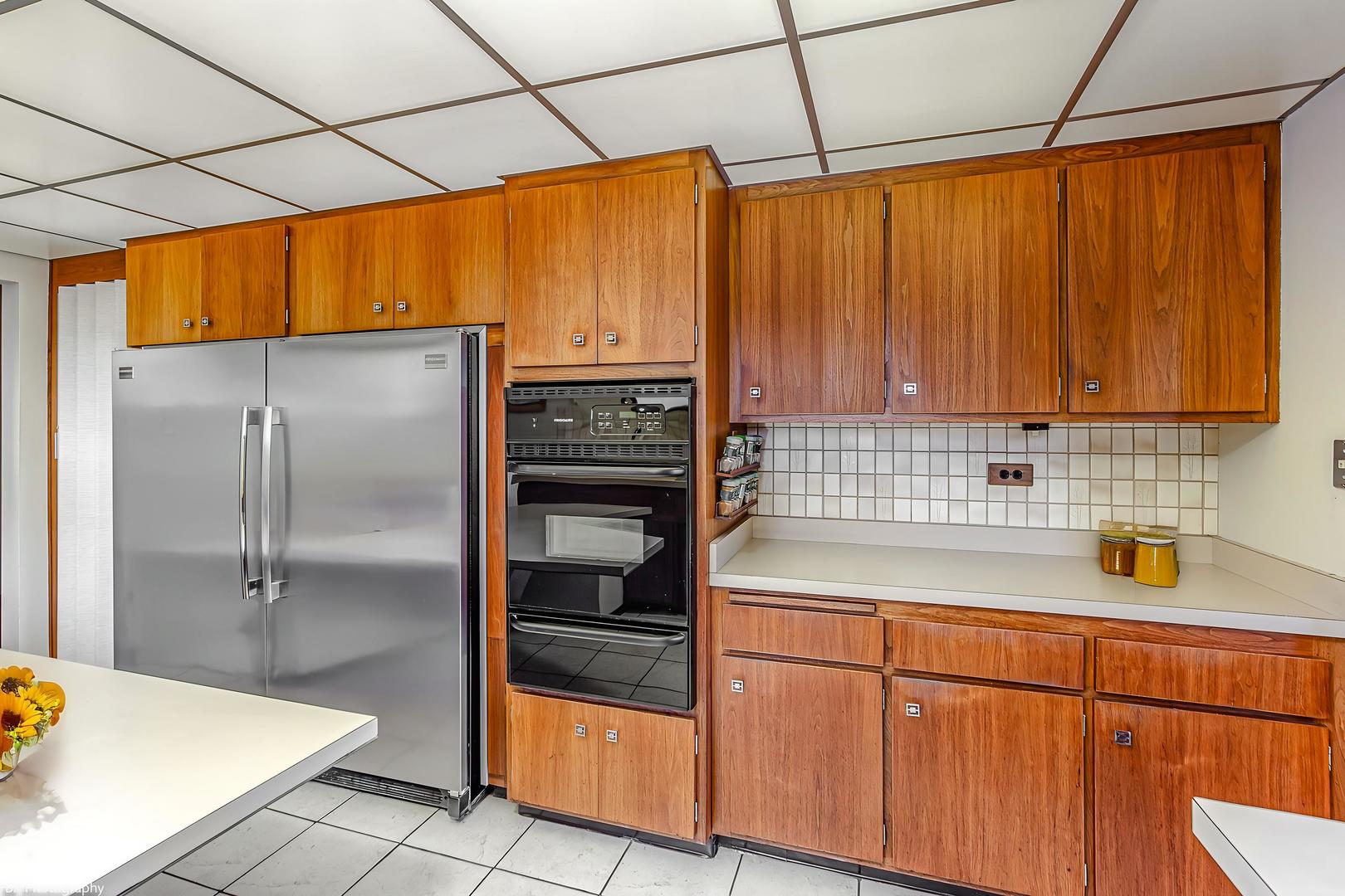 10128 S Kenton Avenue, Oak Lawn, IL 60453