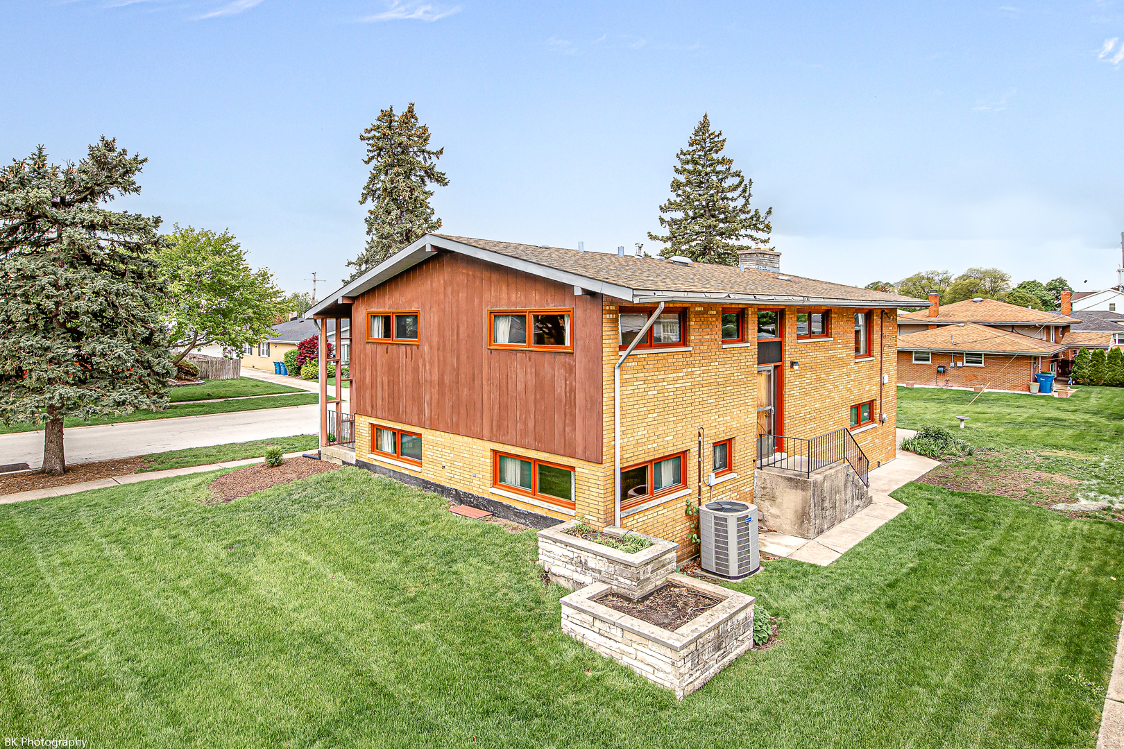 10128 S Kenton Avenue, Oak Lawn, IL 60453